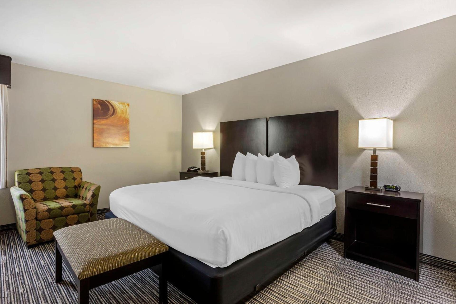 Best Western Plus- Jonesboro photo 7