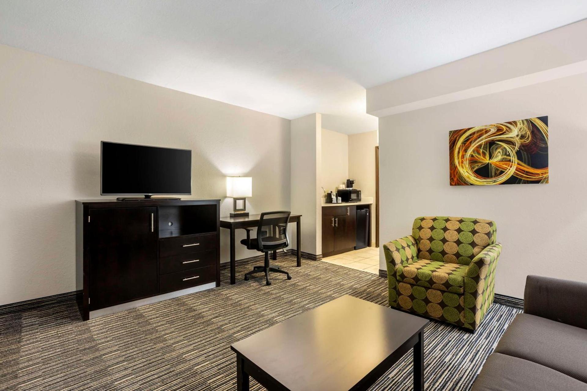 Best Western Plus- Jonesboro photo 18
