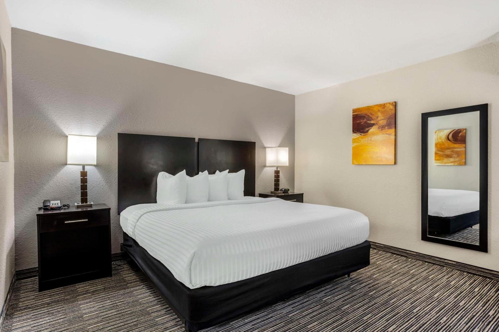 Best Western Plus- Jonesboro photo 11