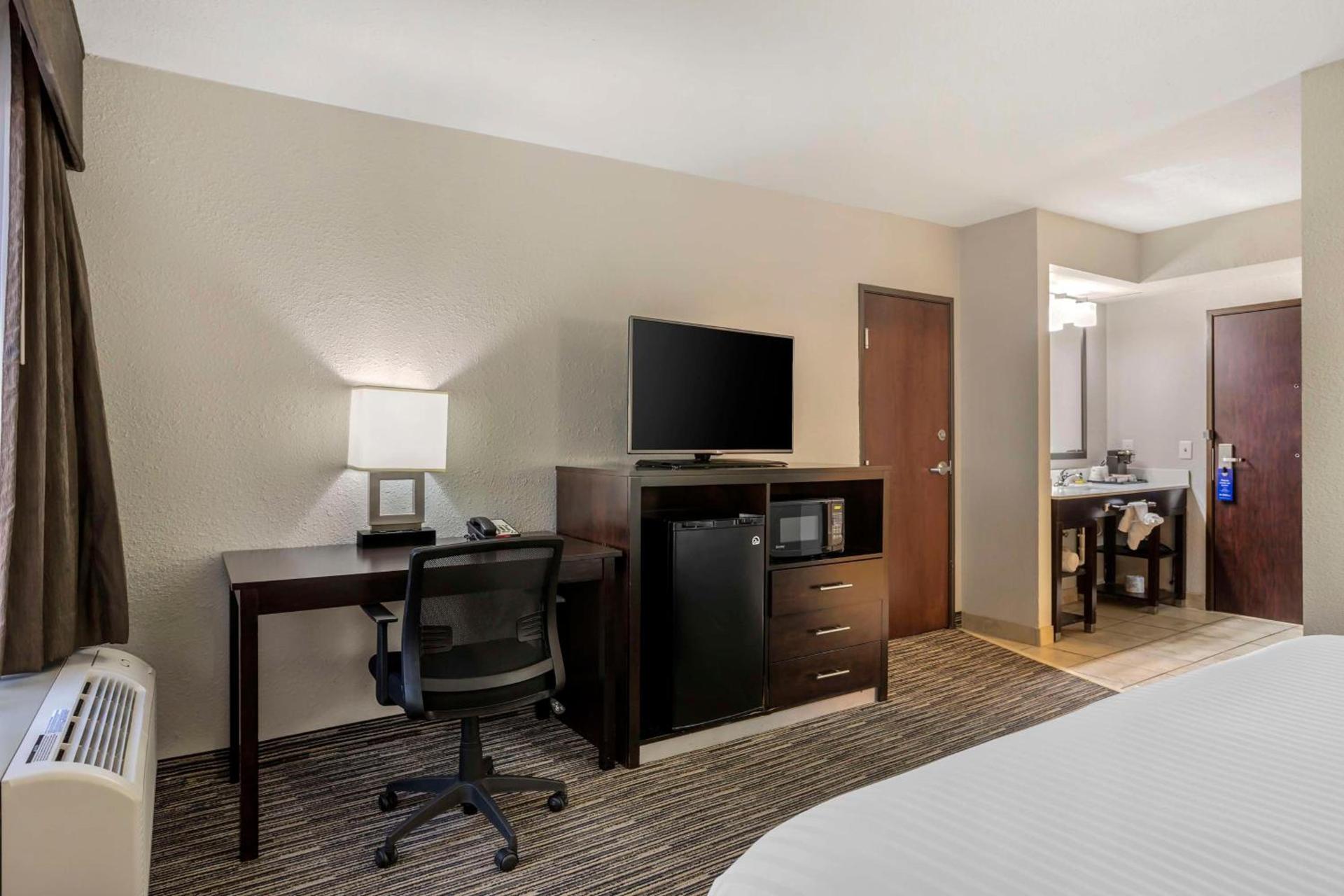 Best Western Plus- Jonesboro photo 20