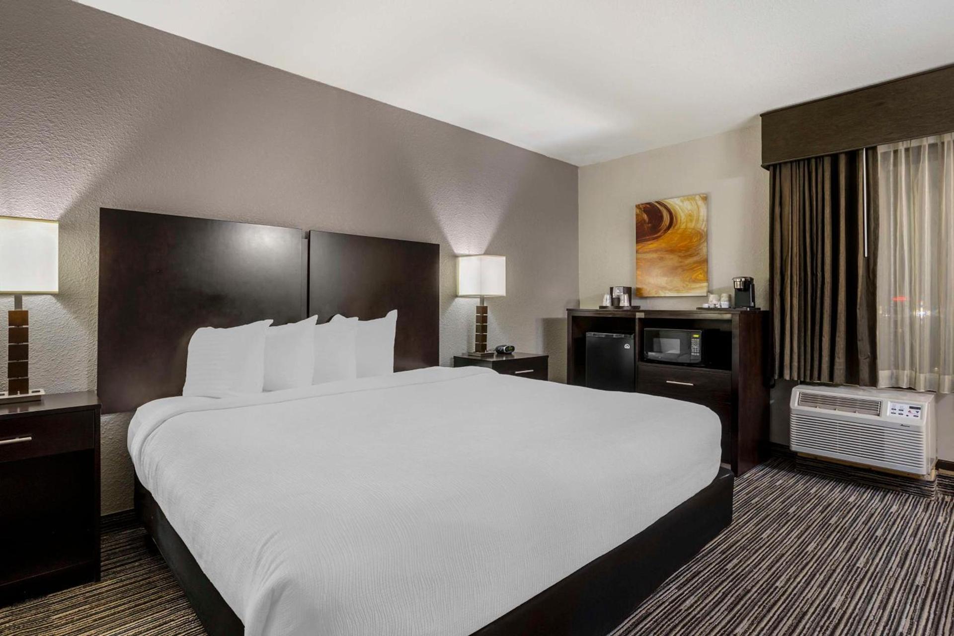 Best Western Plus- Jonesboro photo 13