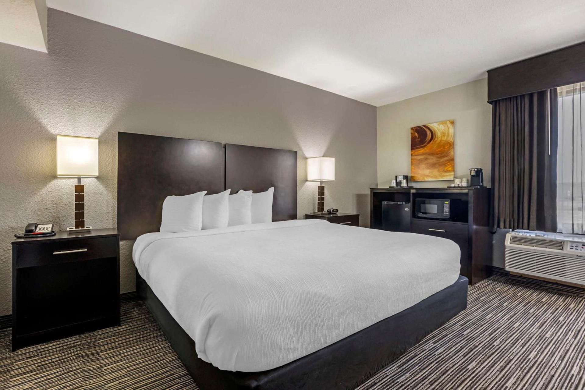 Best Western Plus- Jonesboro photo 4