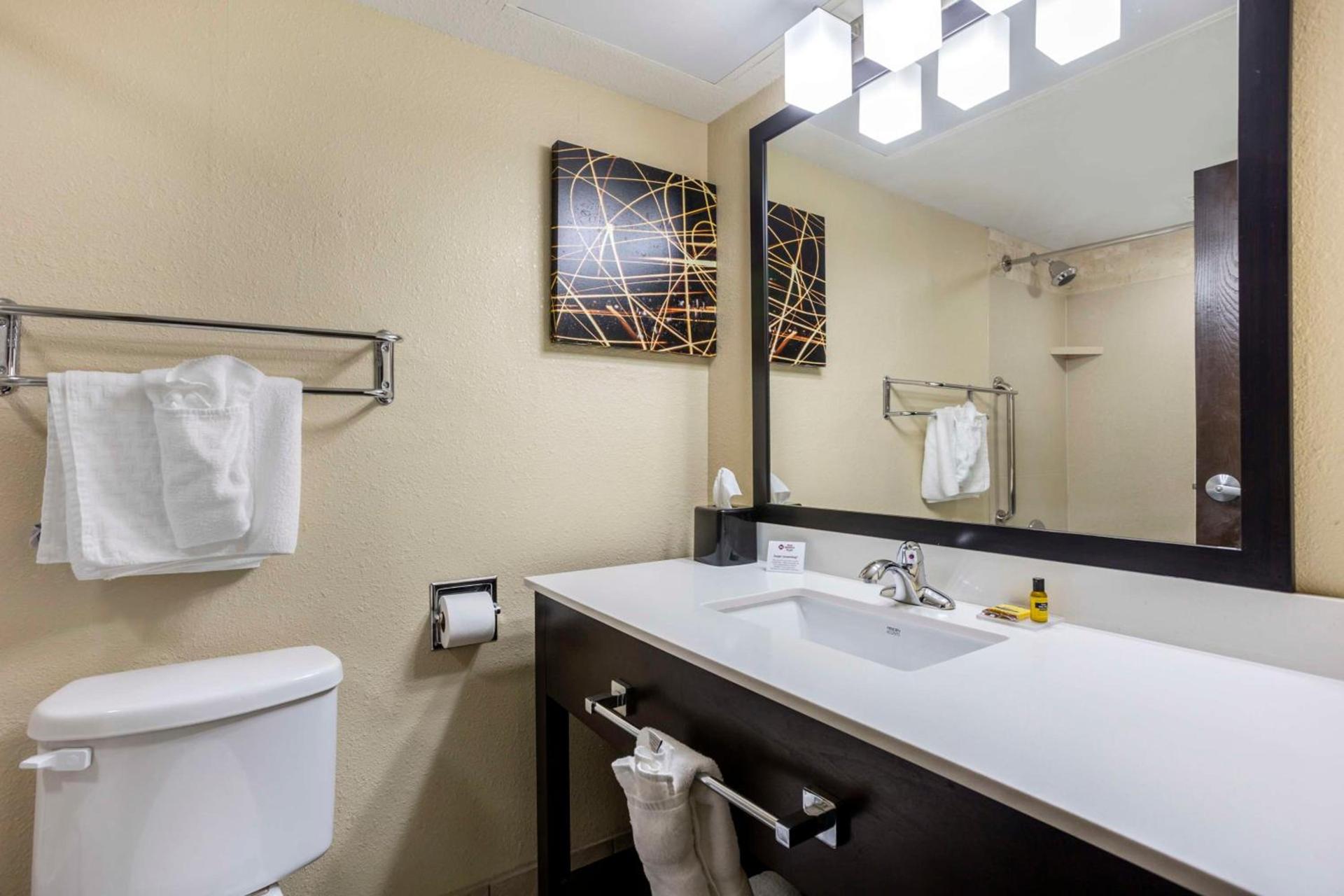 Best Western Plus- Jonesboro photo 24