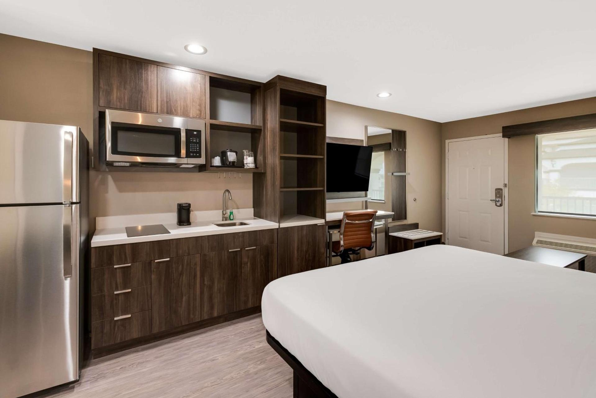 Best Western La Place Inn photo 11