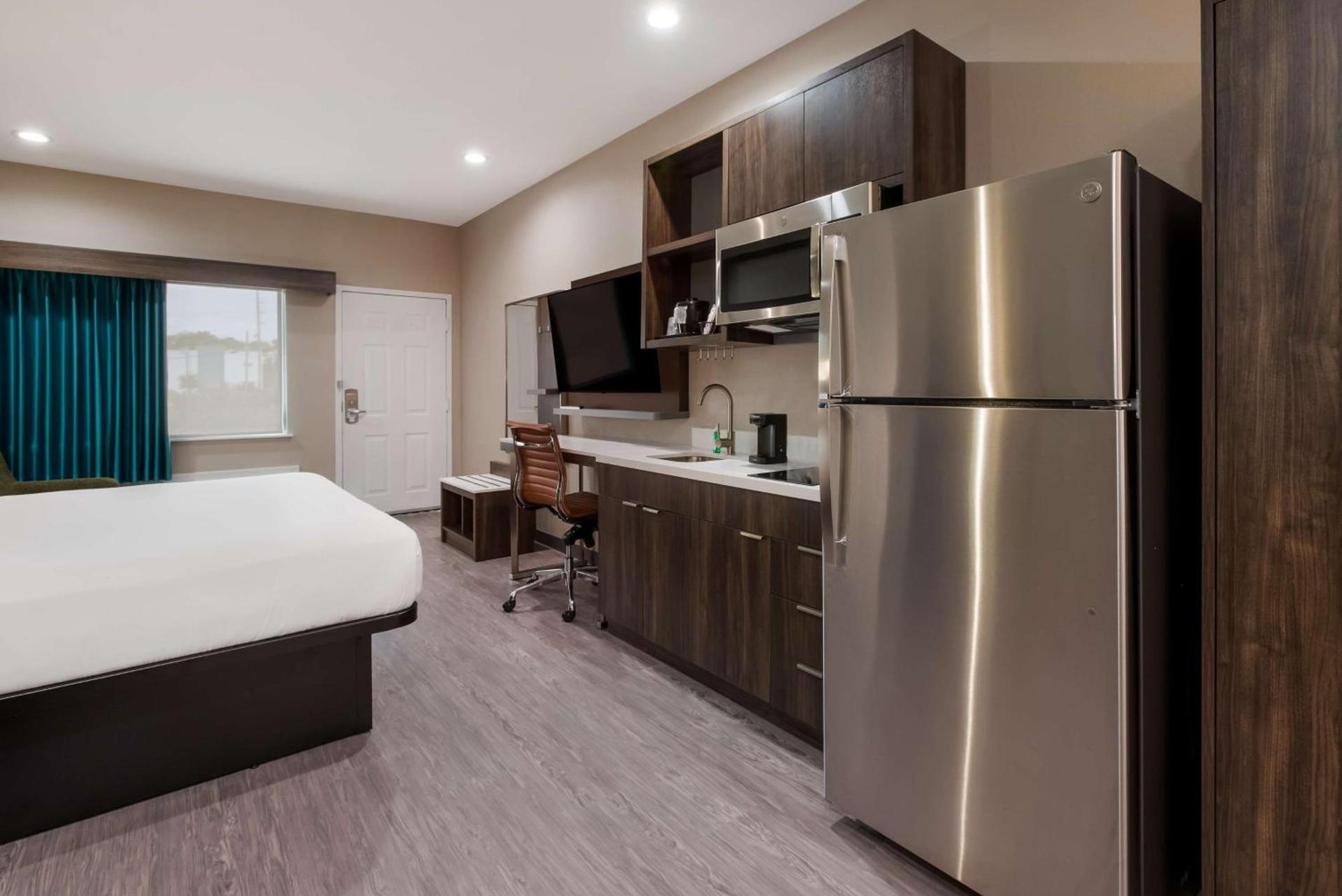 Best Western La Place Inn photo 13
