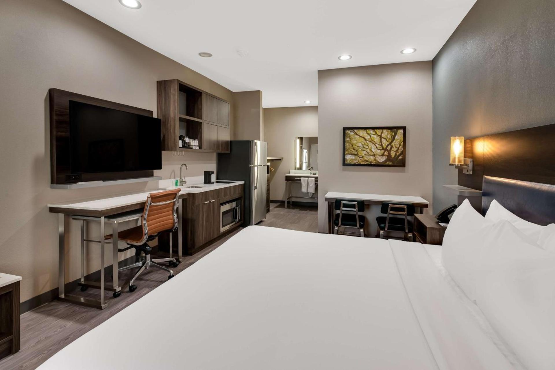 Best Western La Place Inn photo 17