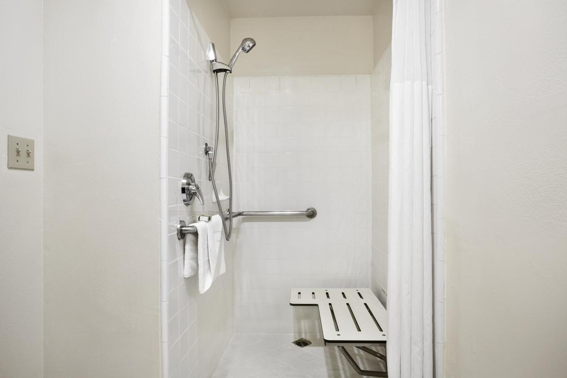 SureStay Hotel by Best Western Santa Monica photo 81