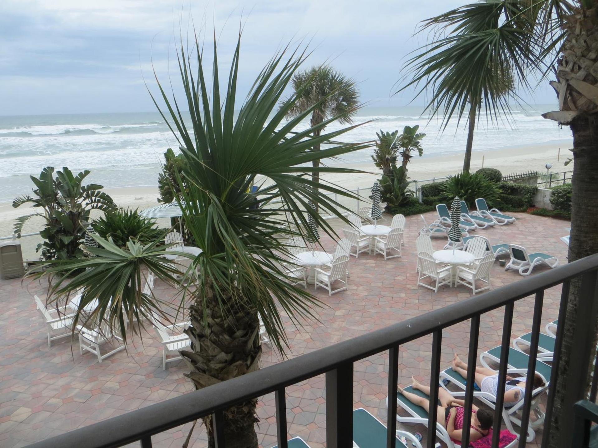 Days Inn by Wyndham Daytona Oceanfront photo 56