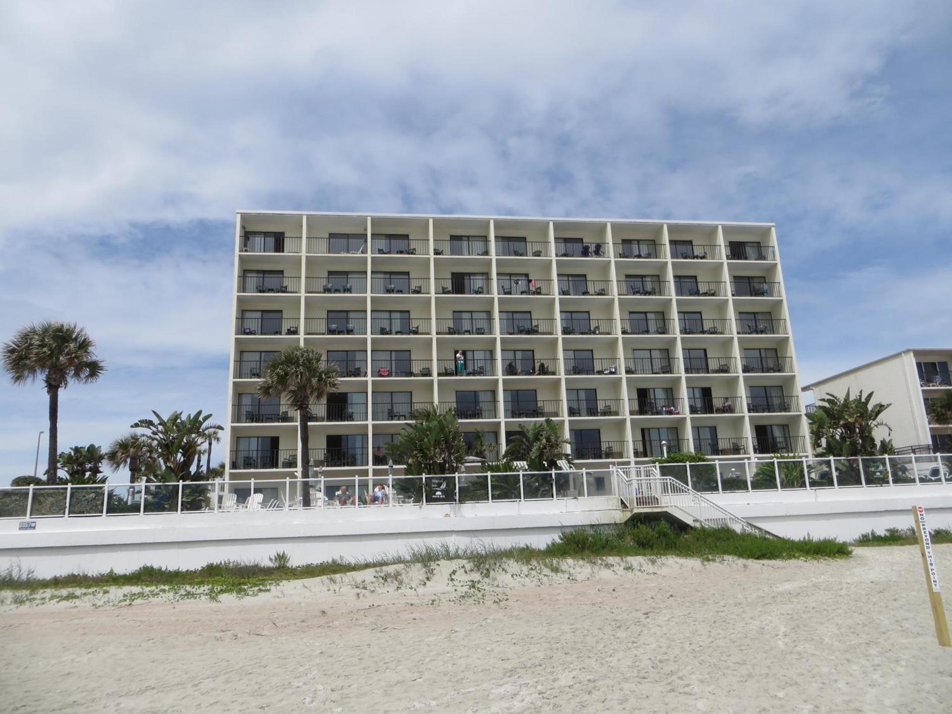 Days Inn by Wyndham Daytona Oceanfront photo 59