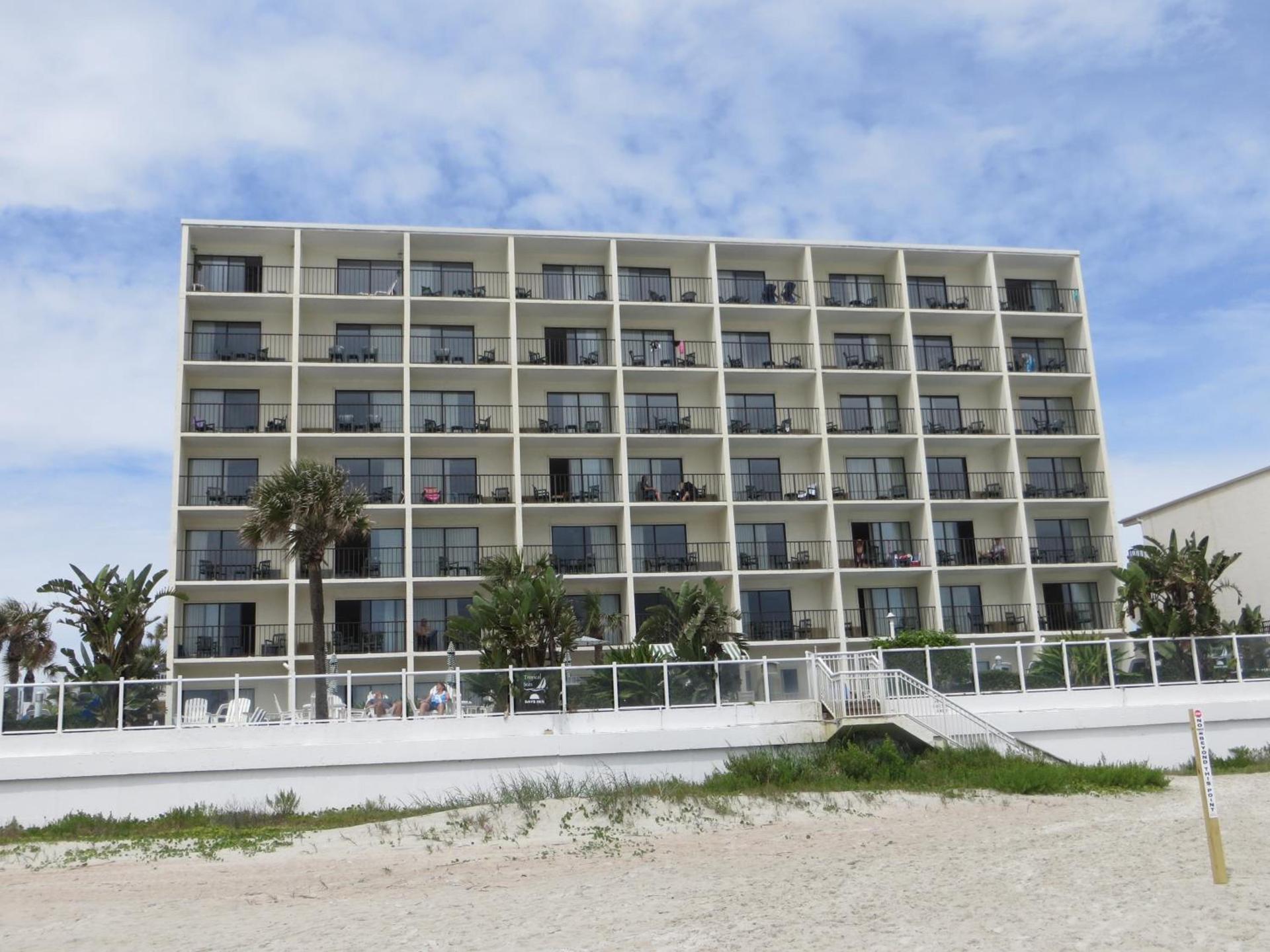 Days Inn by Wyndham Daytona Oceanfront photo 62