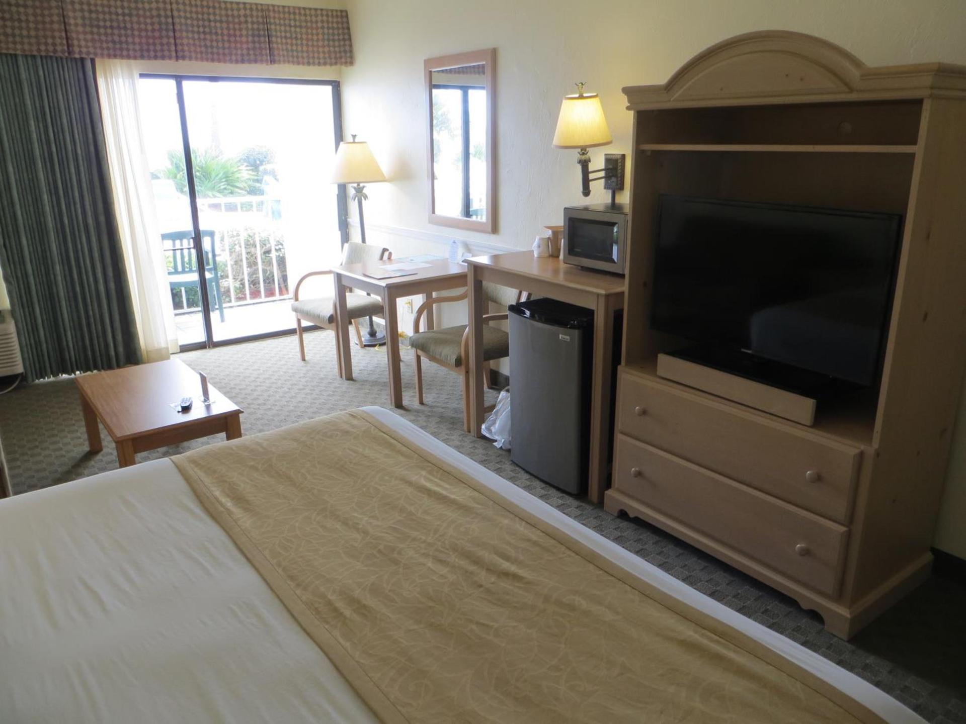 Days Inn by Wyndham Daytona Oceanfront photo 29