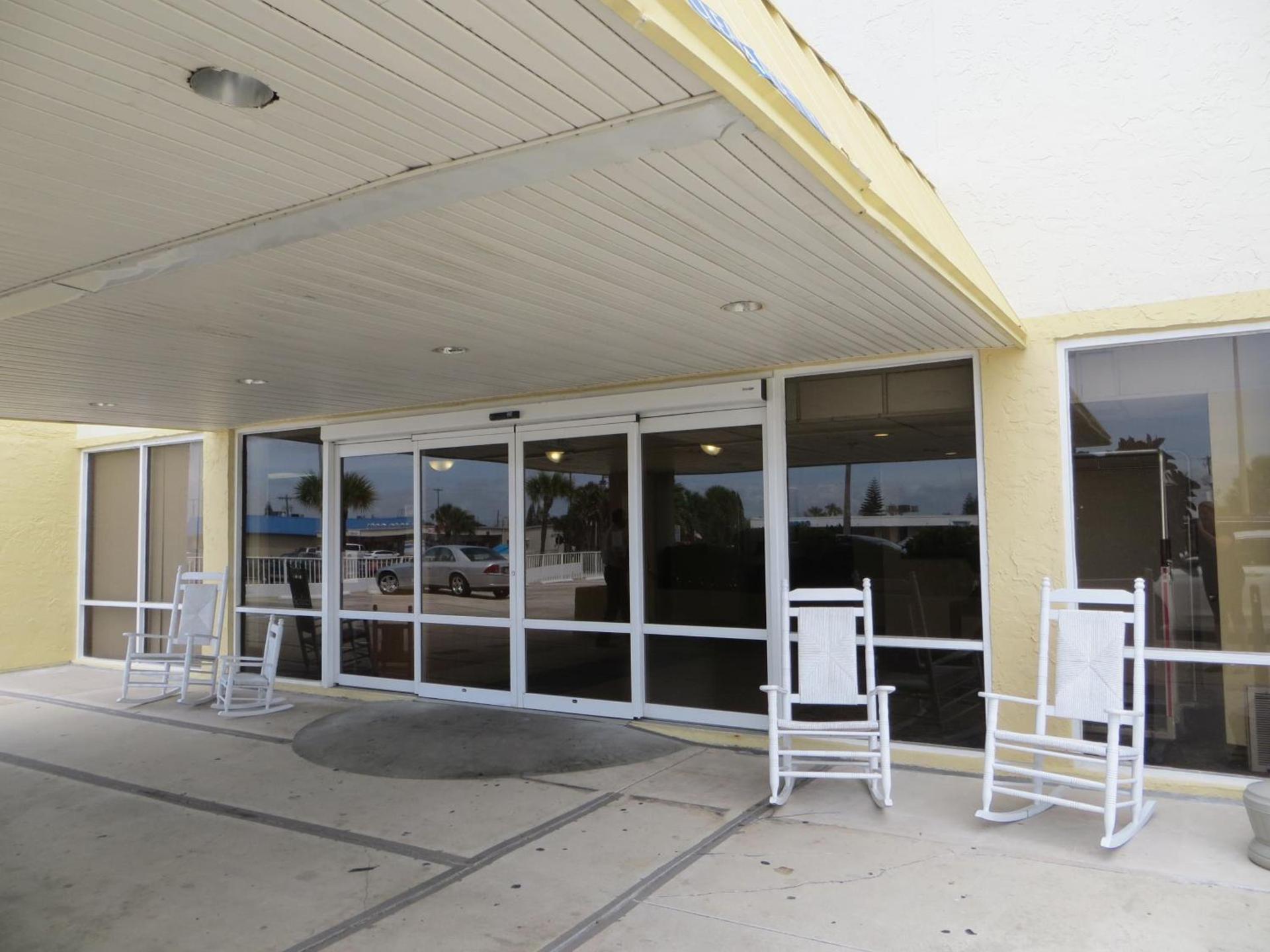 Days Inn by Wyndham Daytona Oceanfront photo 24