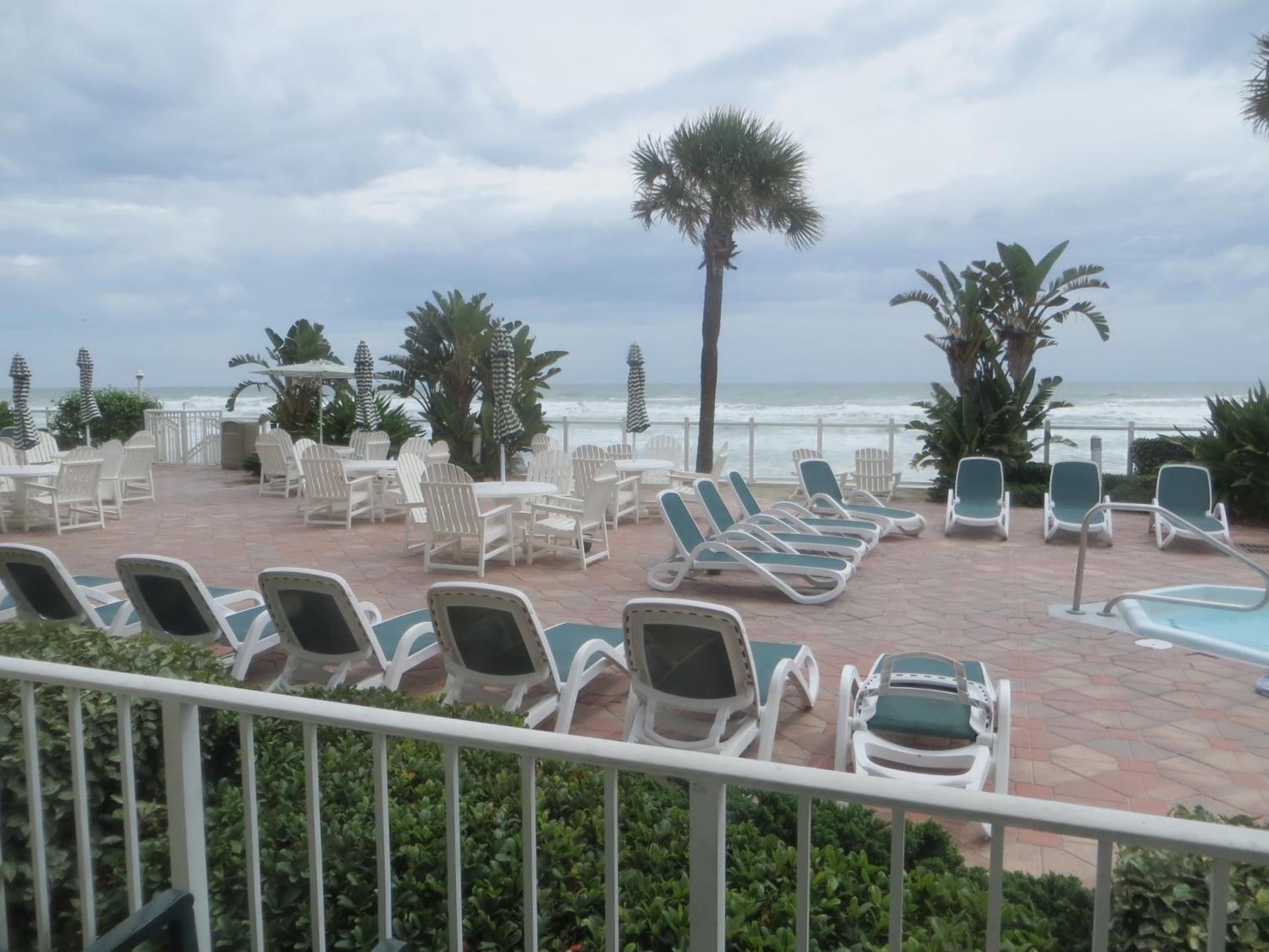 Days Inn by Wyndham Daytona Oceanfront photo 52