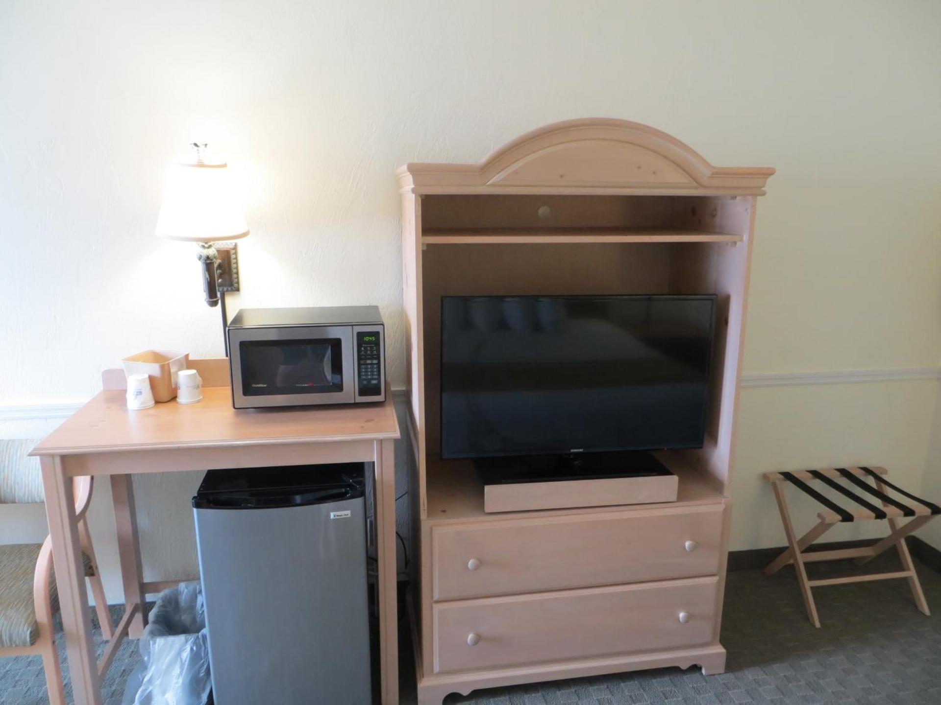 Days Inn by Wyndham Daytona Oceanfront photo 35
