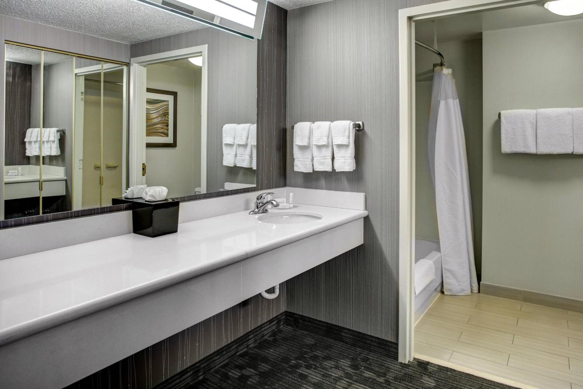 Courtyard by Marriott Cleveland Westlake photo 27