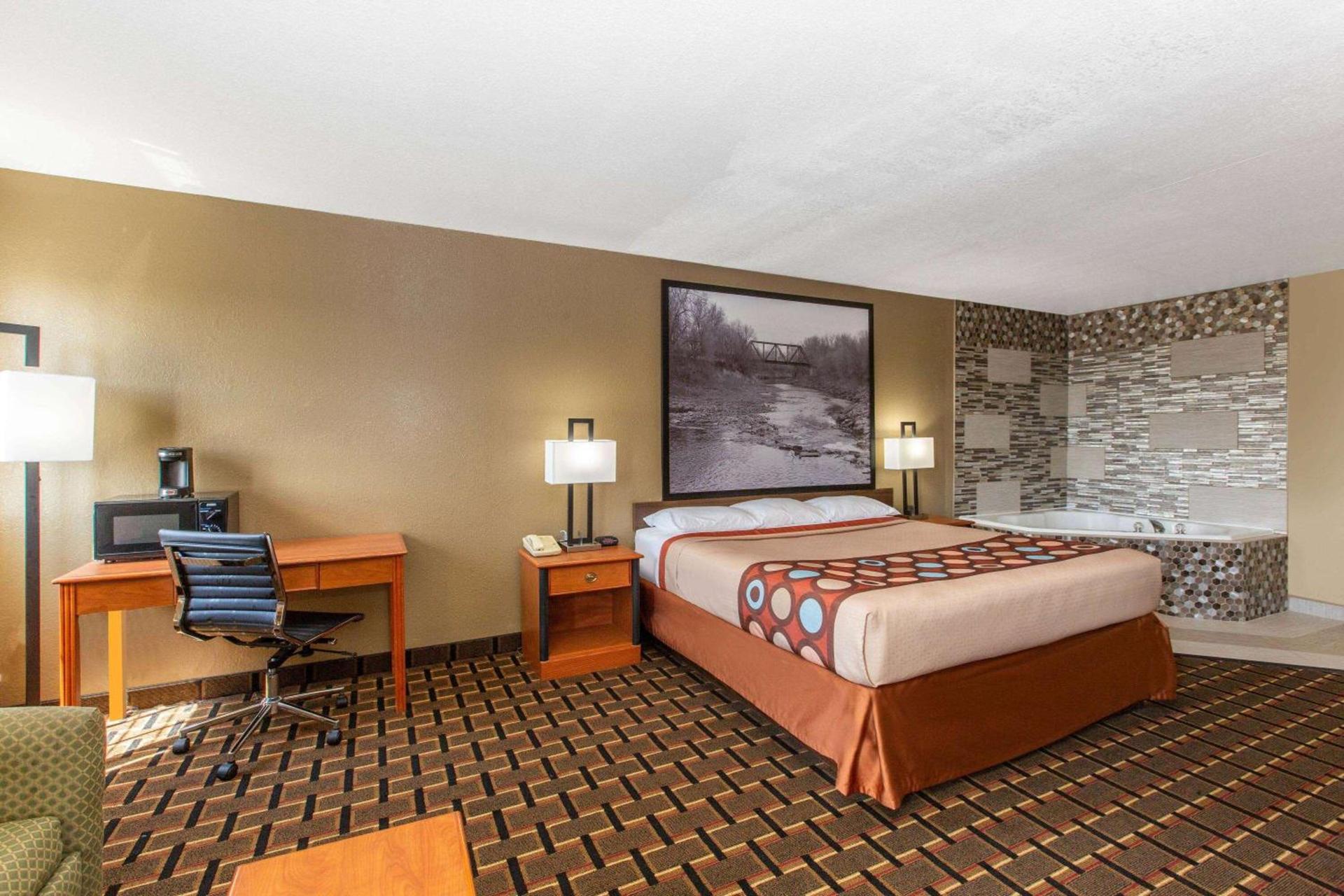Super 8 by Wyndham Ottawa photo 14