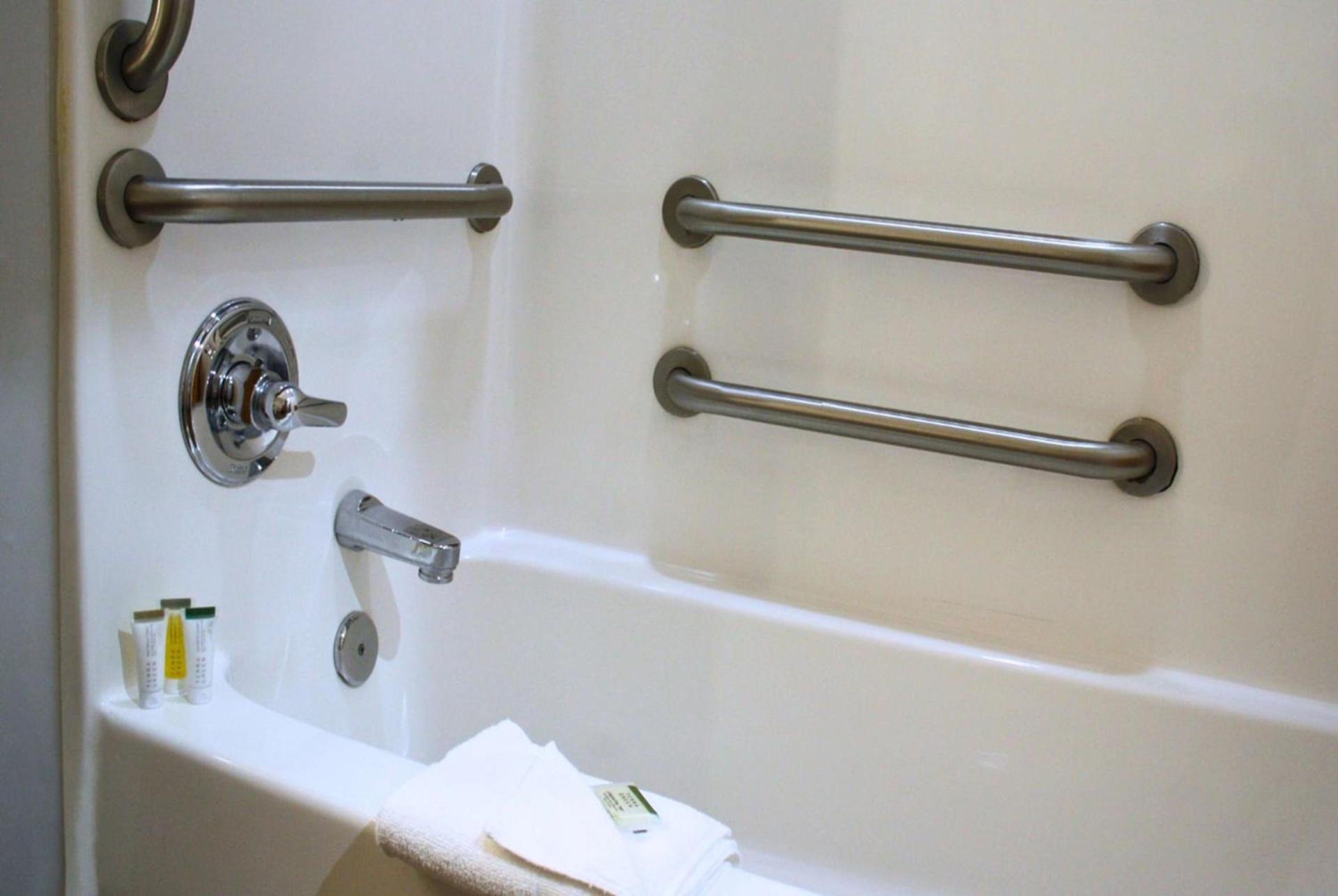 Microtel Inn and Suites by Wyndham photo 11