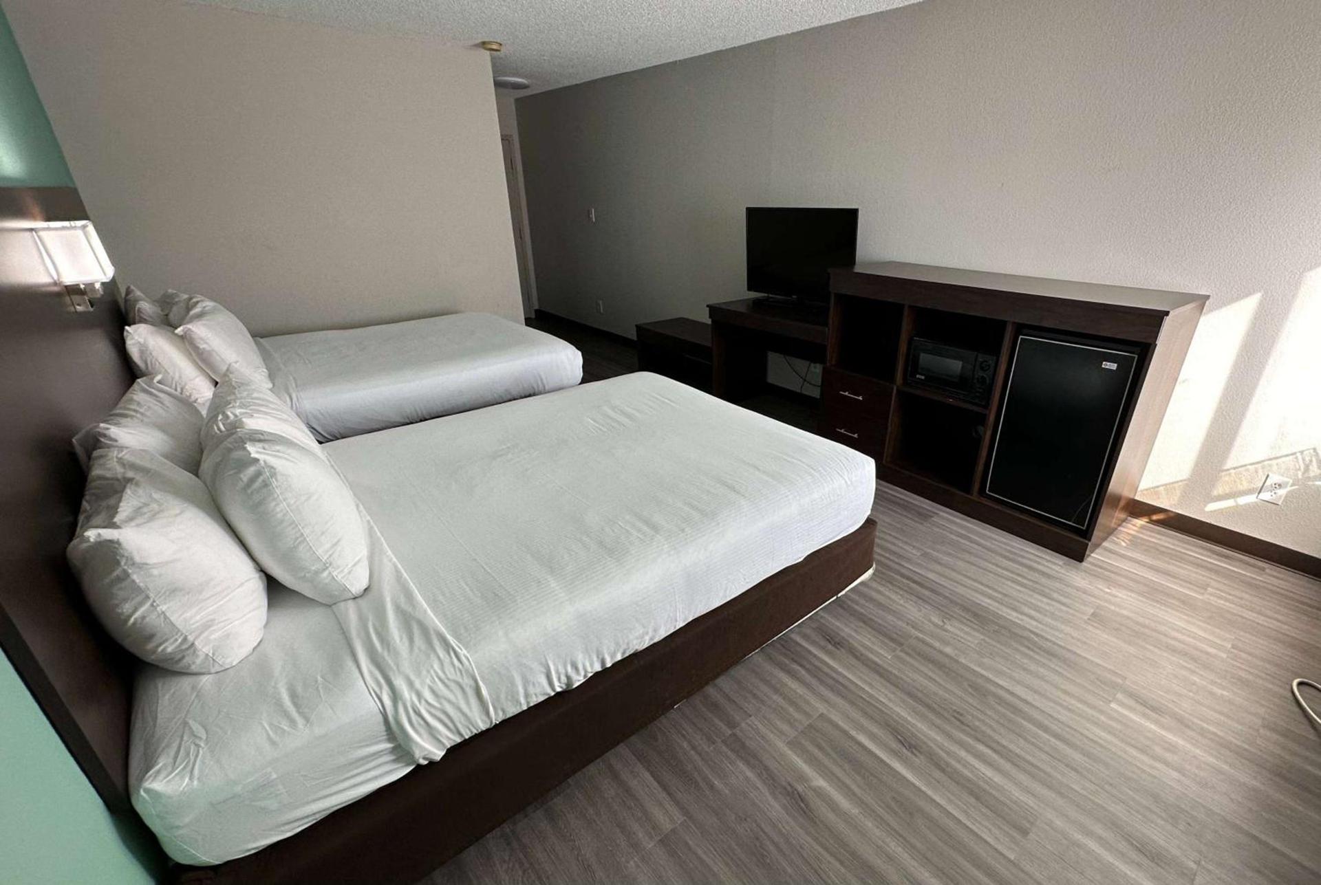 Baymont by Wyndham N Myrtle Beach - Park & Sports Complex Area photo 14