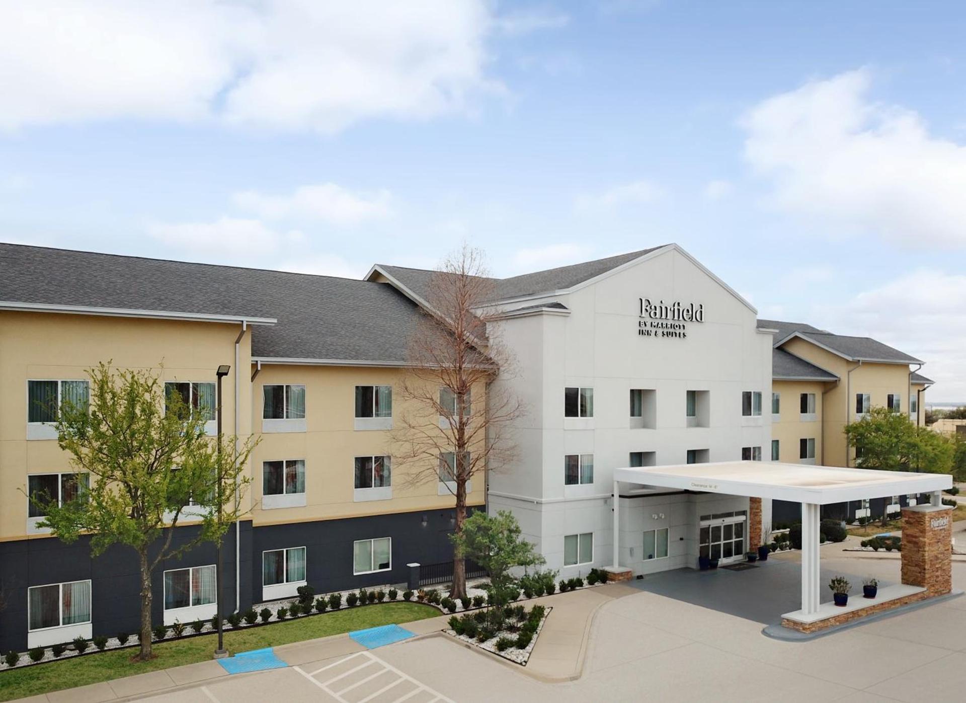 Fairfield Inn & Suites Denton photo 31