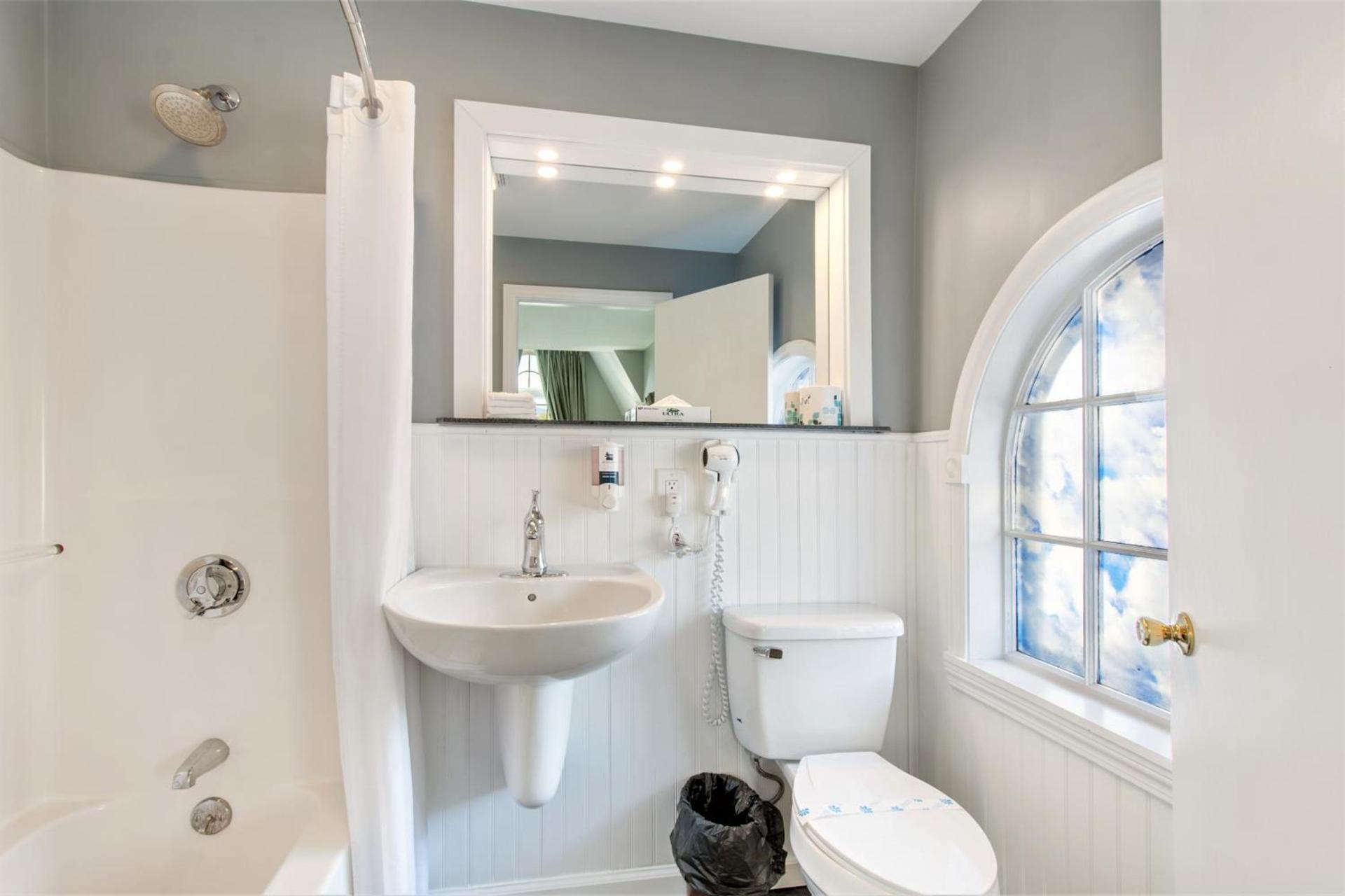 Top Notch Inn photo 42