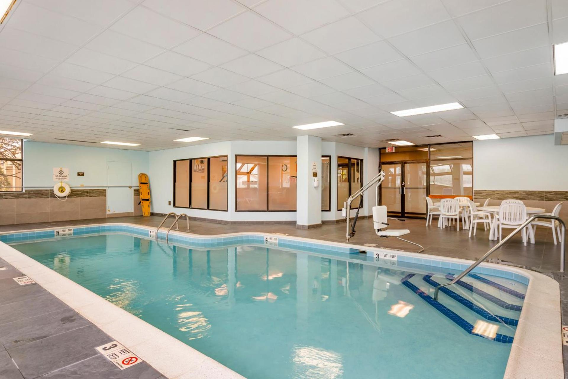 Comfort Inn & Suites Watertown - 1000 Islands photo 44