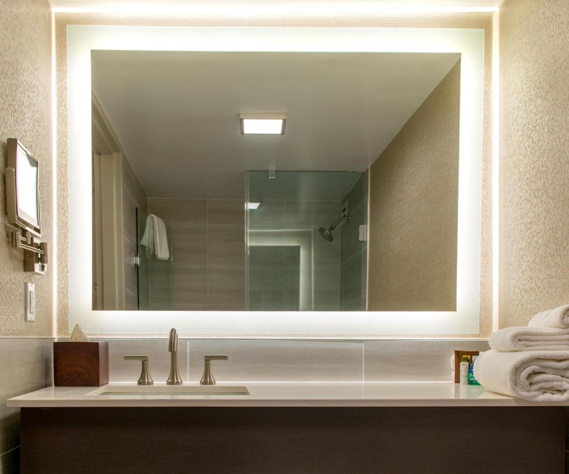 Crowne Plaza Executive Center Baton Rouge by IHG photo 42