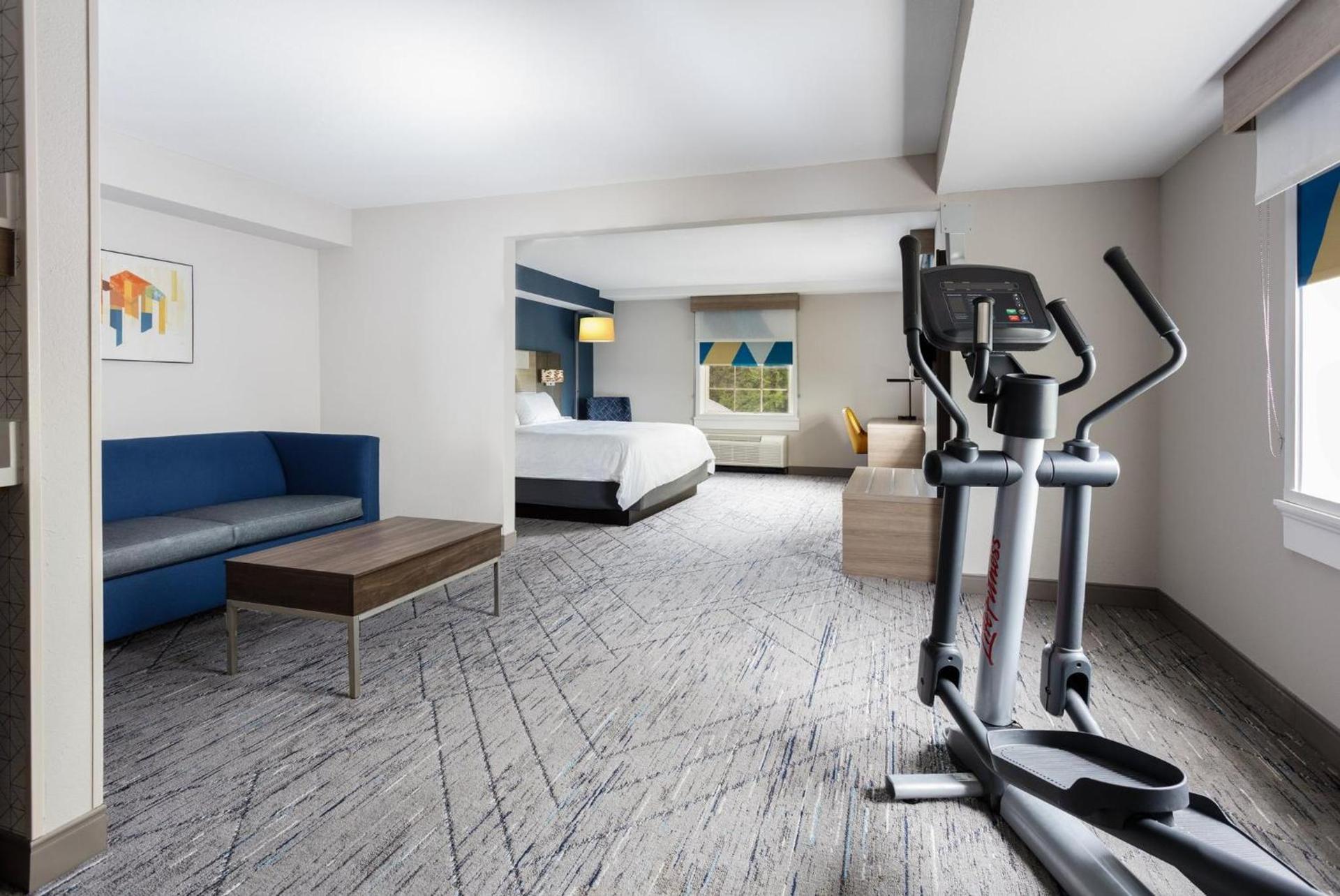 Holiday Inn Express & Suites Williamsburg by IHG photo 18