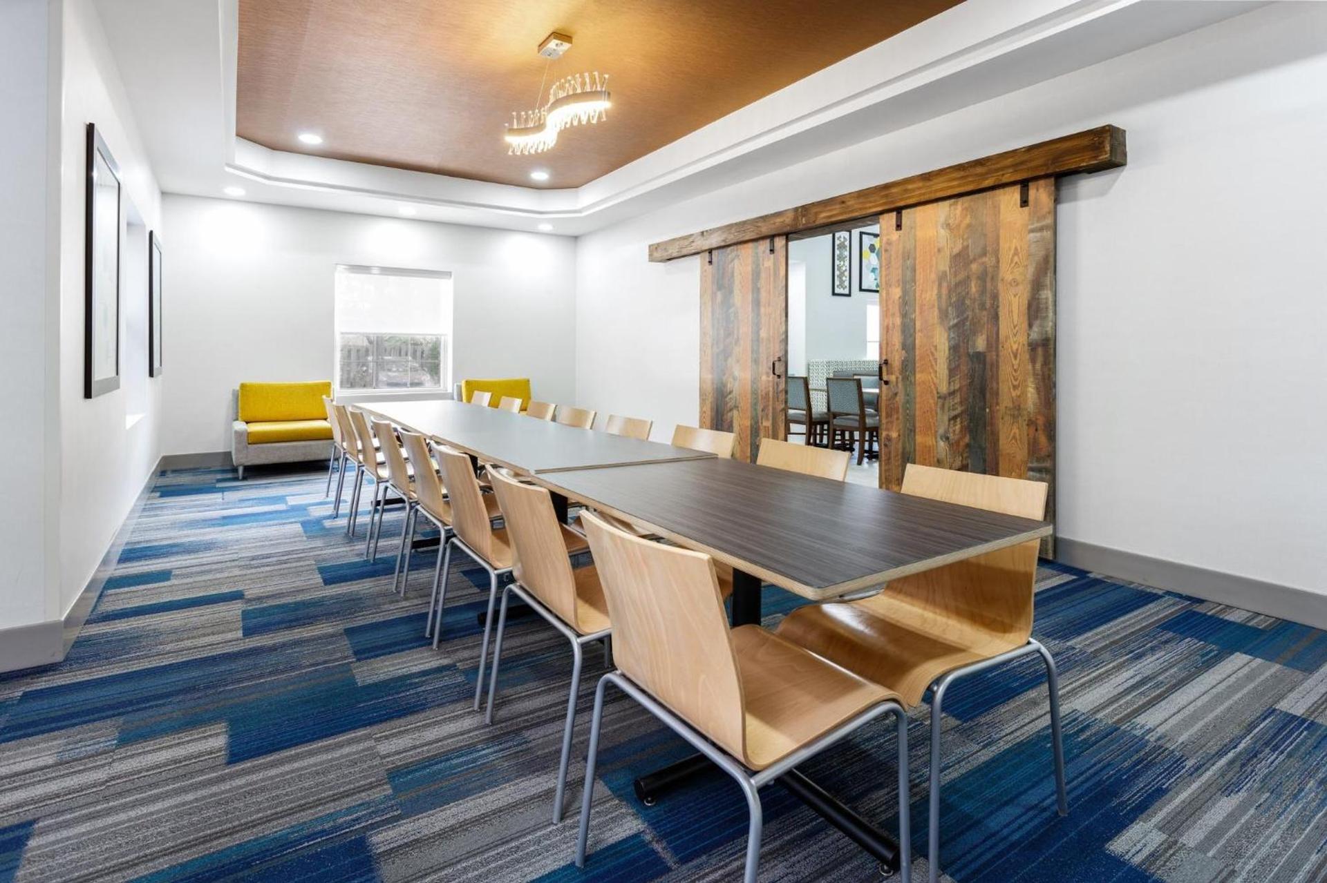 Holiday Inn Express & Suites Williamsburg by IHG photo 48