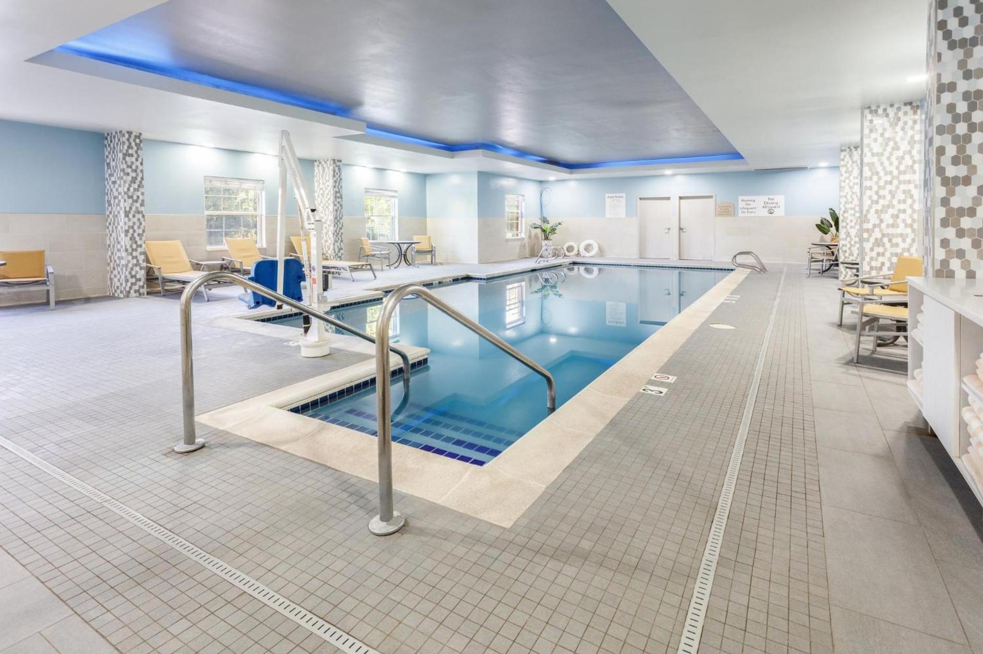 Holiday Inn Express & Suites Williamsburg by IHG photo 42