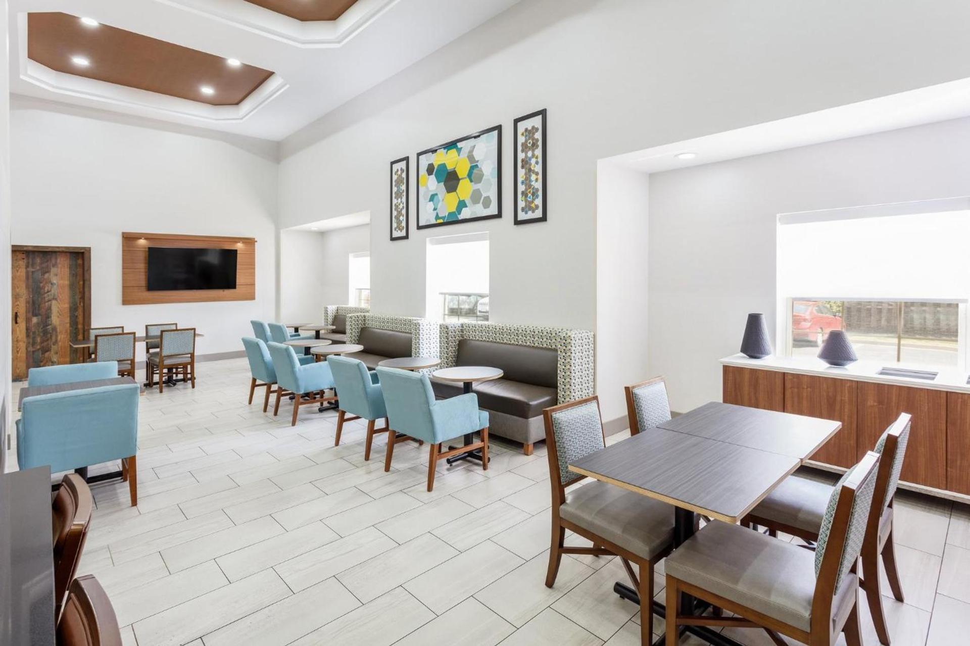 Holiday Inn Express & Suites Williamsburg by IHG photo 43