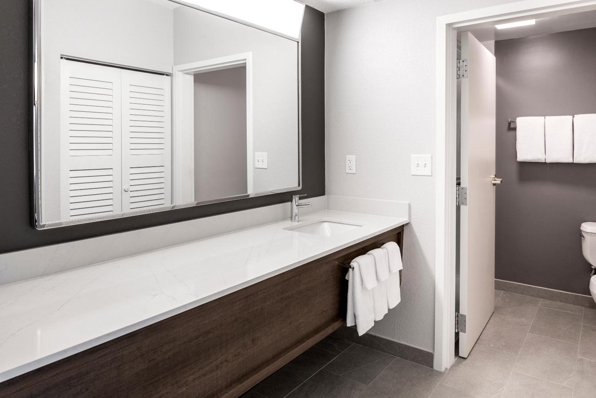 Courtyard by Marriott Charlotte Ballantyne photo 5