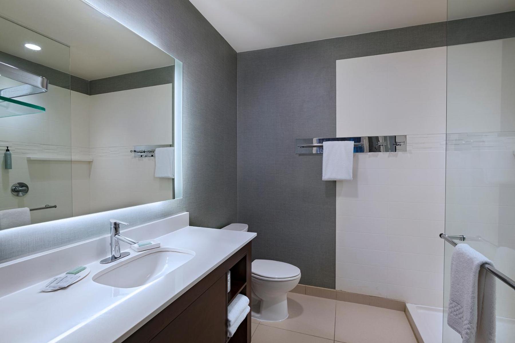 Residence Inn by Marriott Omaha Aksarben Village photo 2