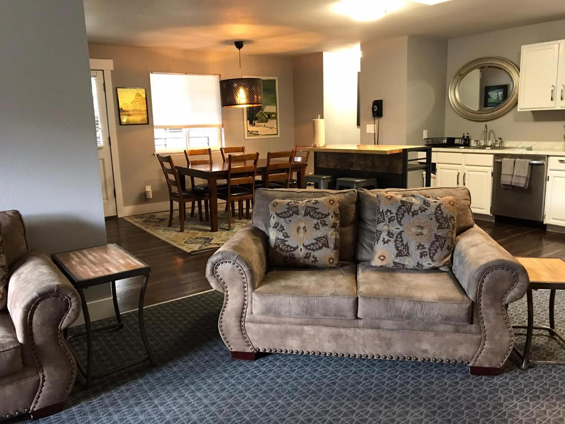 Blue Elk Inn photo 88
