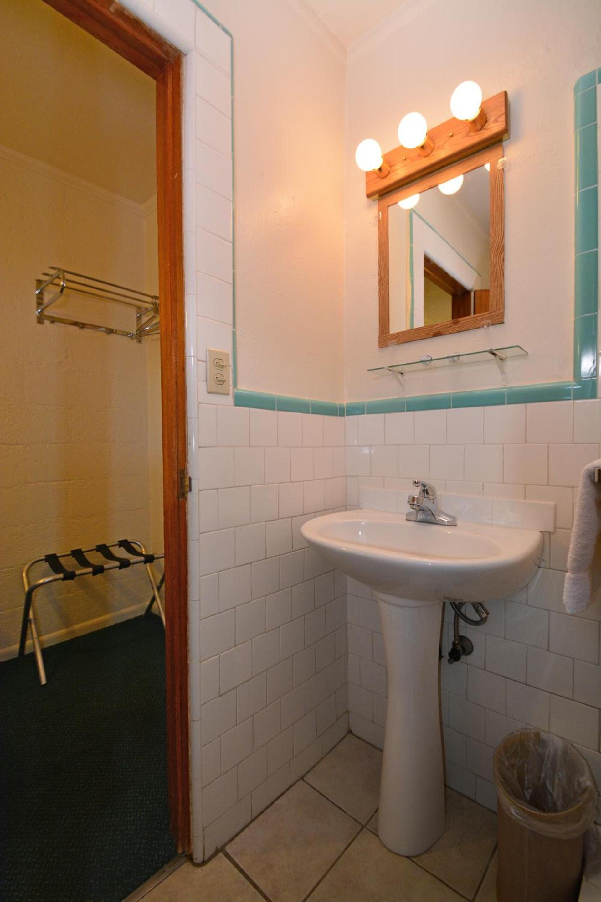 Western Hills Motel photo 28