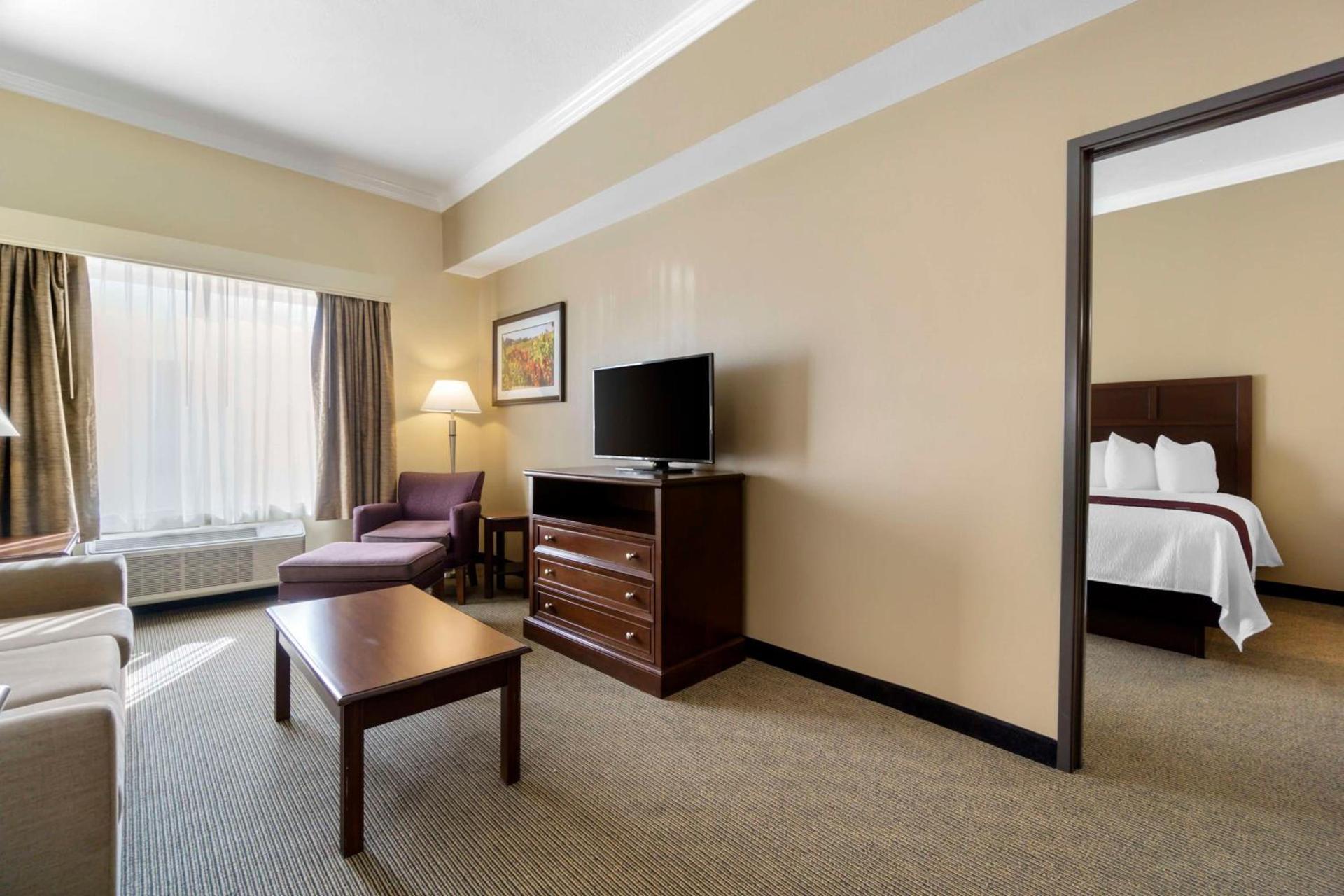 Best Western Plus Grapevine Inn photo 10