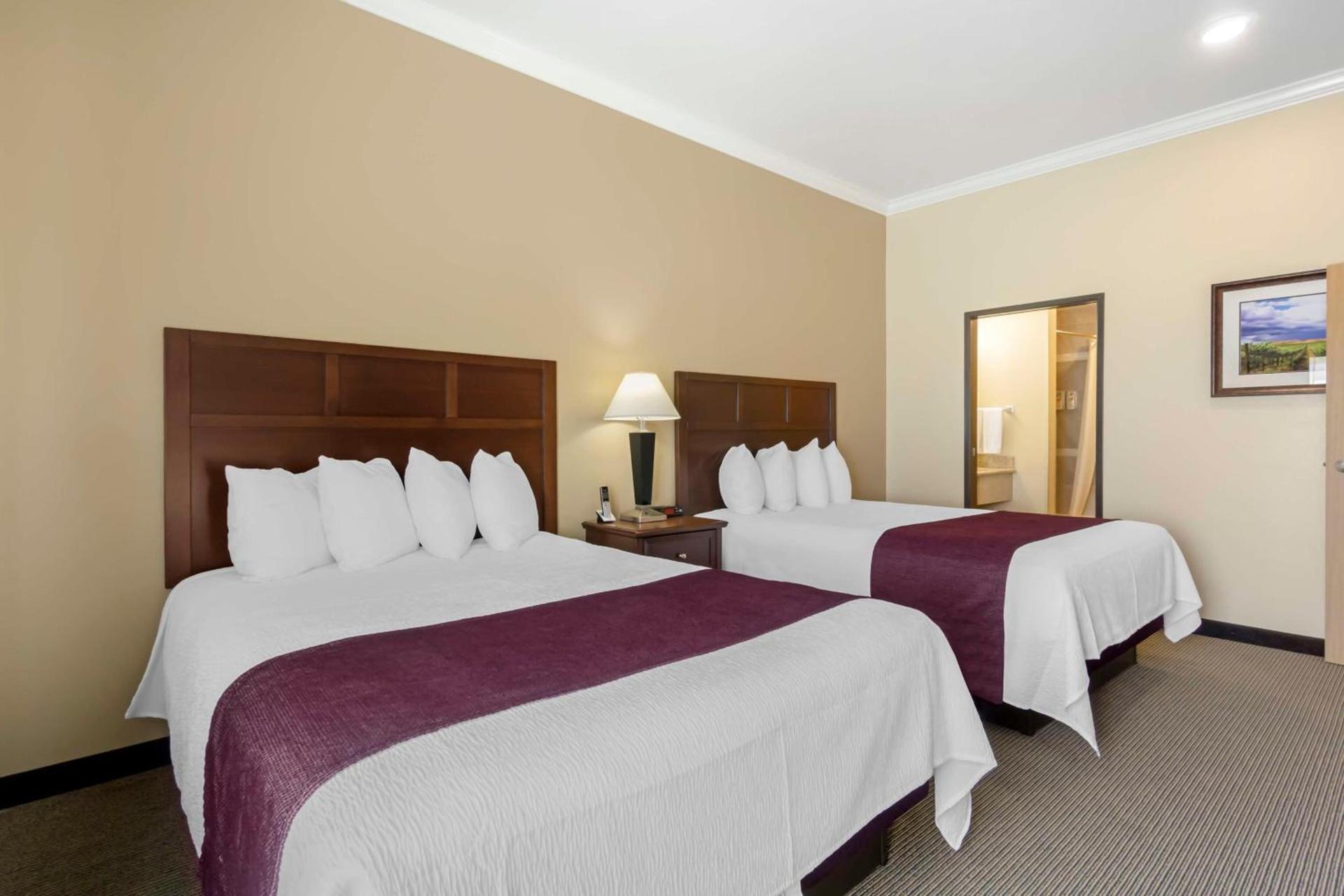 Best Western Plus Grapevine Inn photo 12