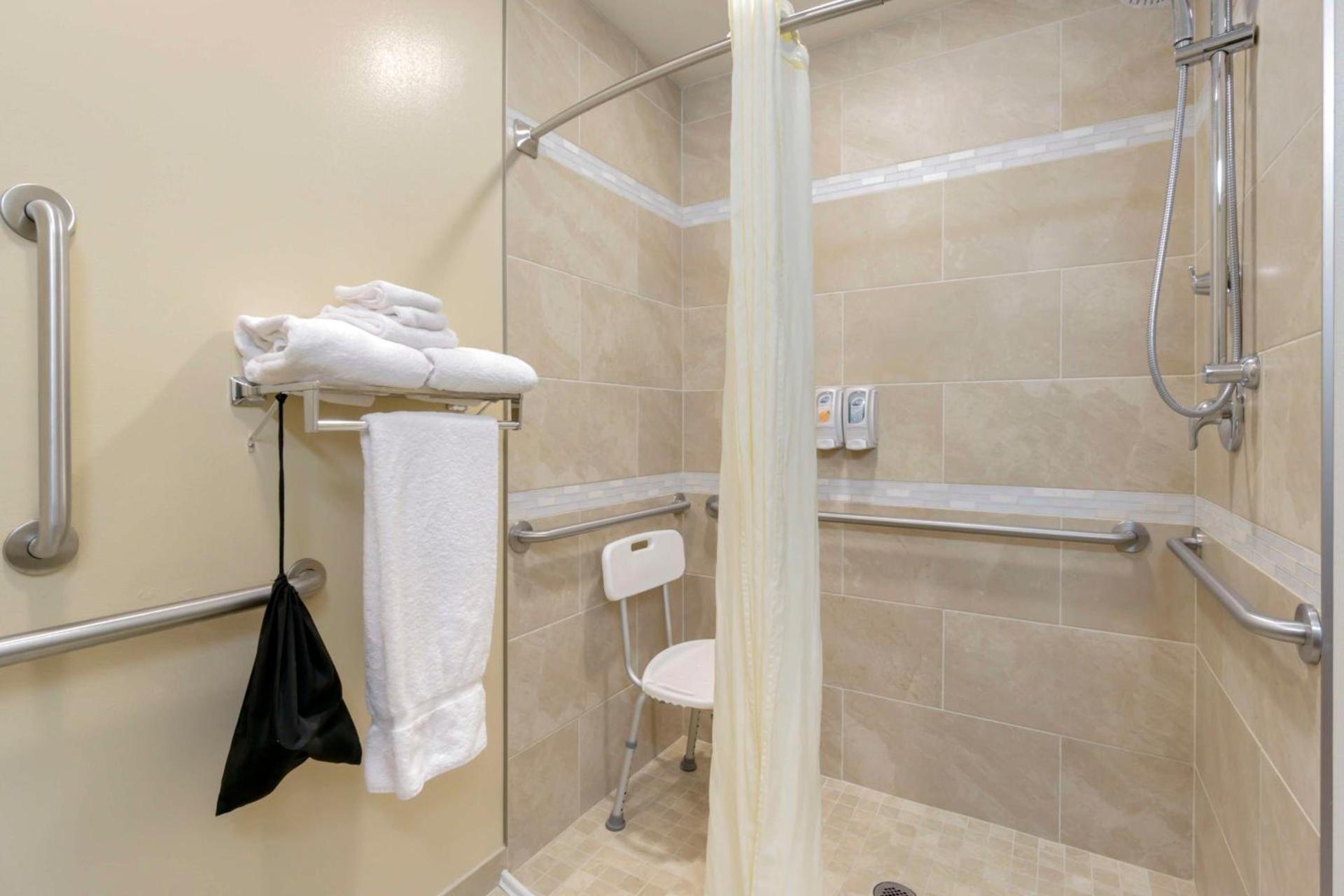 Best Western Plus Grapevine Inn photo 51