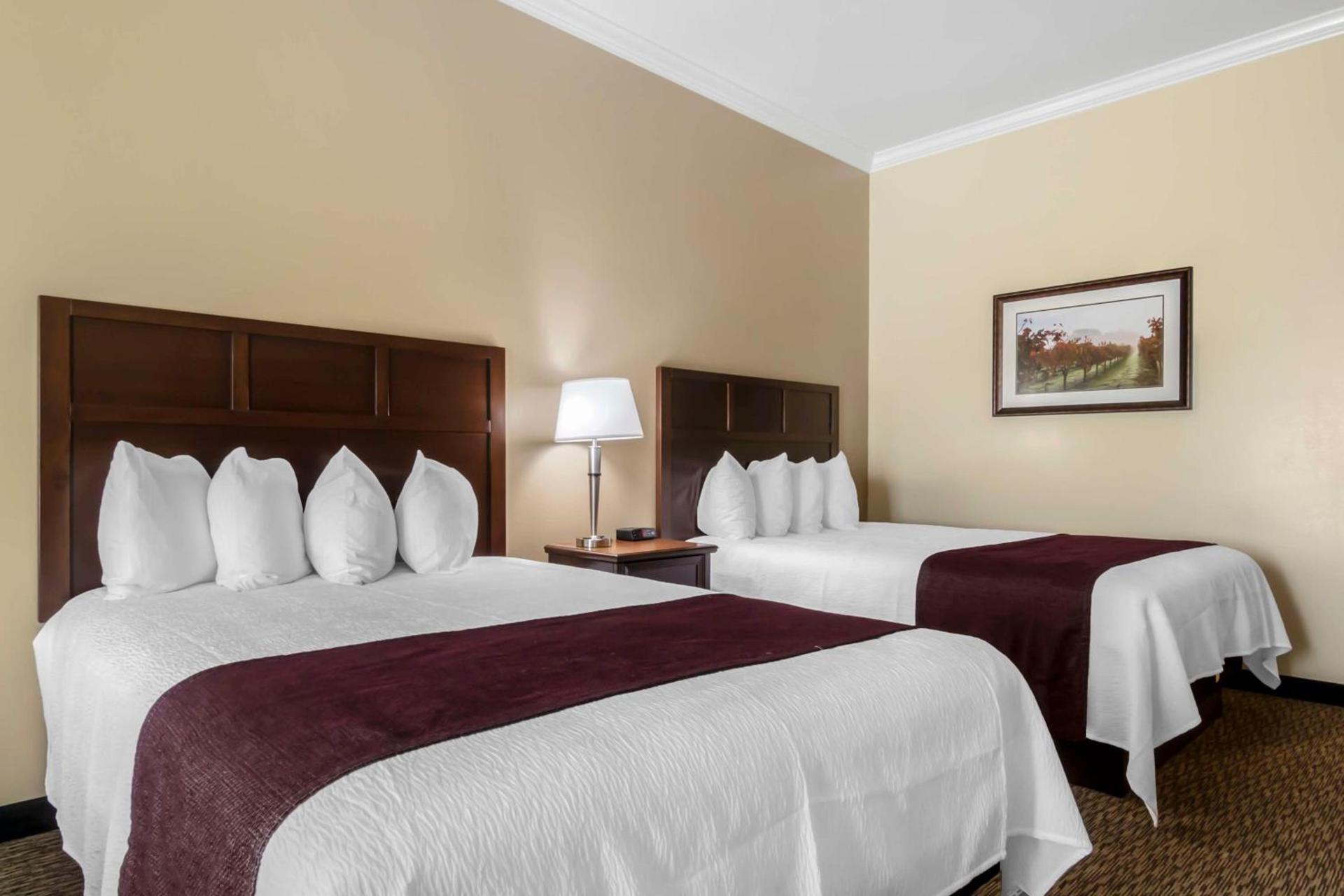 Best Western Plus Grapevine Inn photo 20