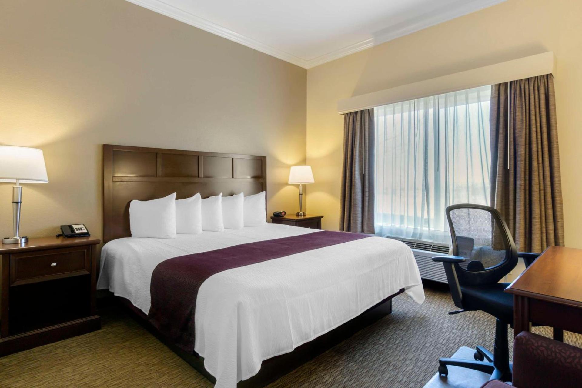Best Western Plus Grapevine Inn photo 25
