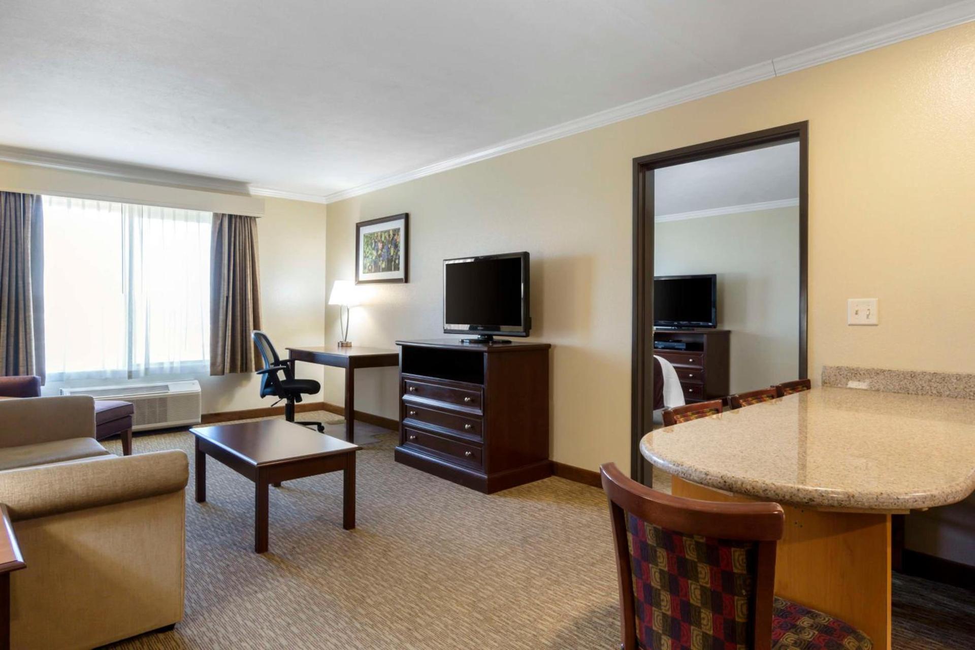 Best Western Plus Grapevine Inn photo 26