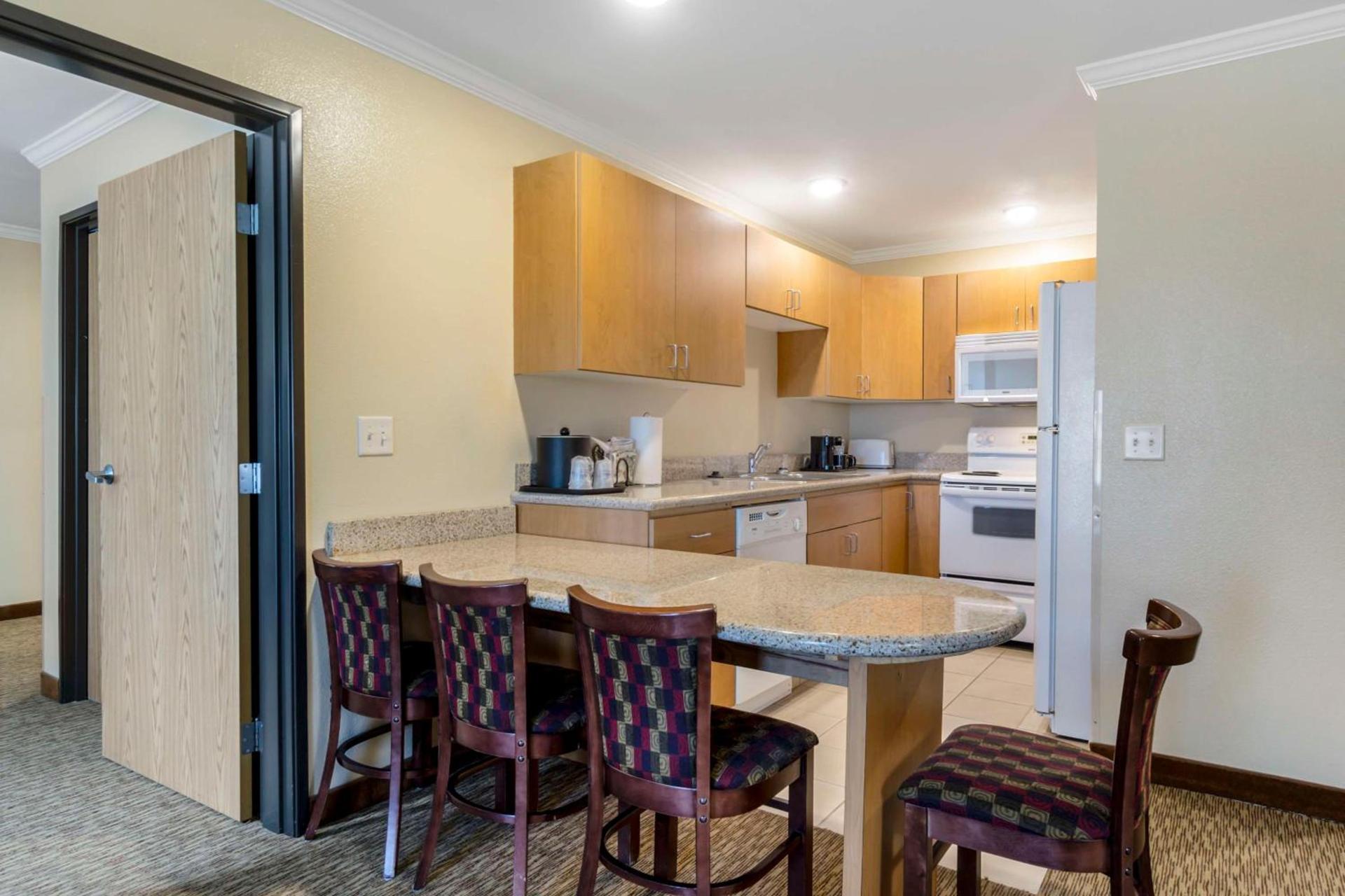 Best Western Plus Grapevine Inn photo 28