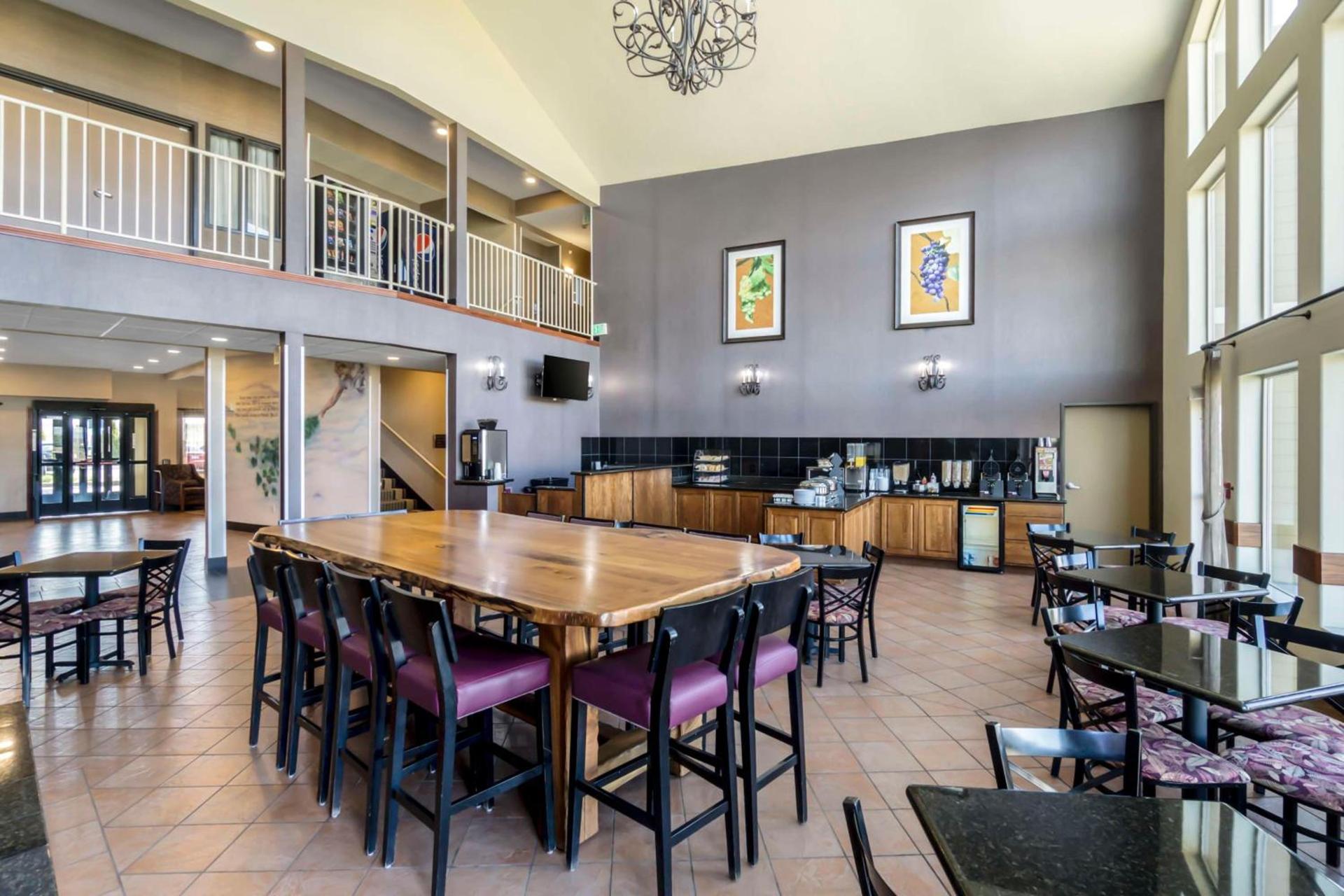 Best Western Plus Grapevine Inn photo 34