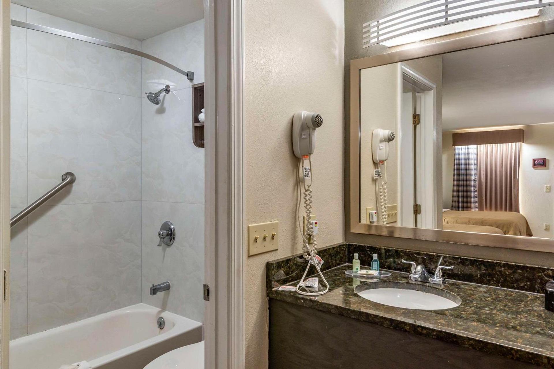 Quality Inn Conyers I-20 photo 18