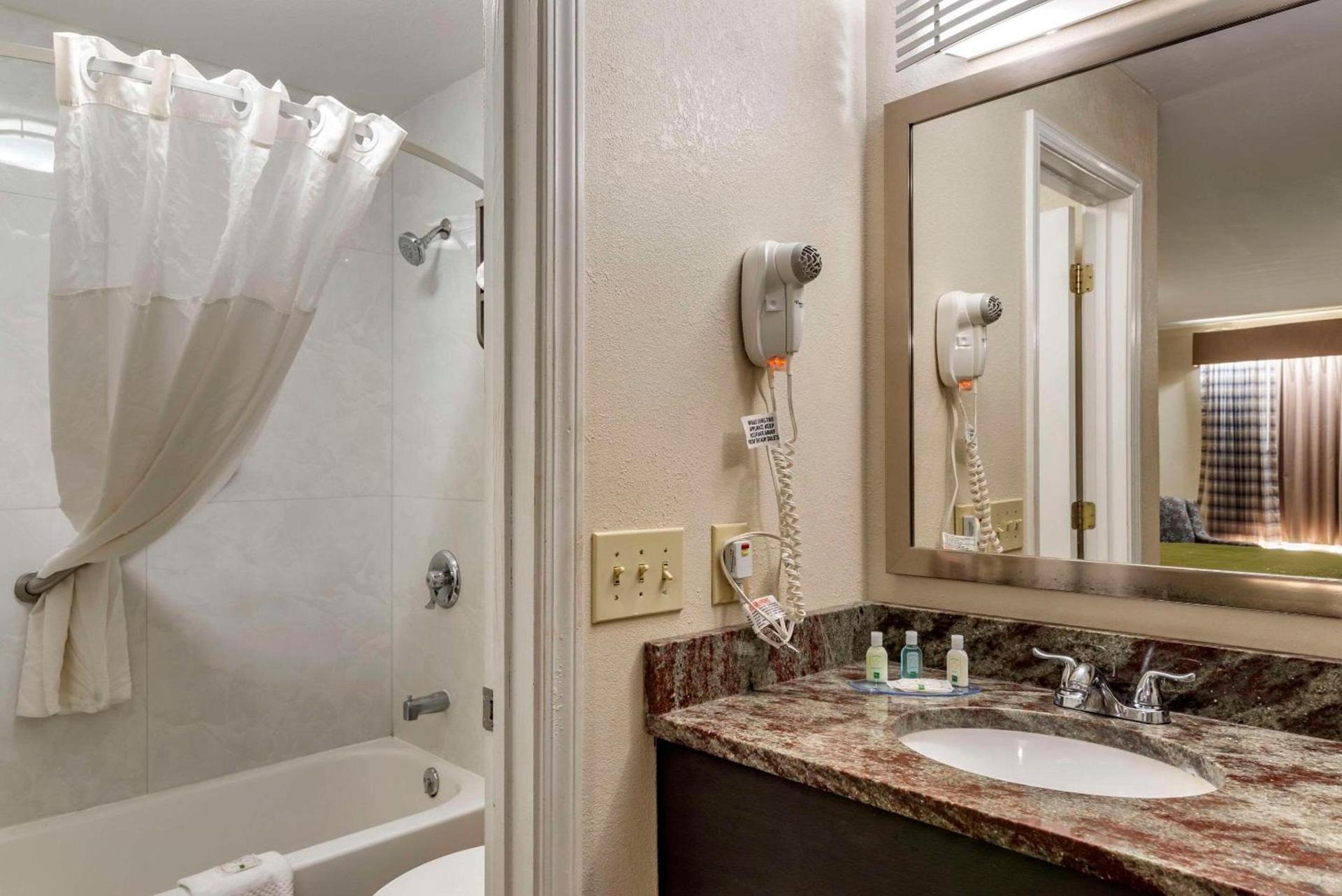 Quality Inn Conyers I-20 photo 22