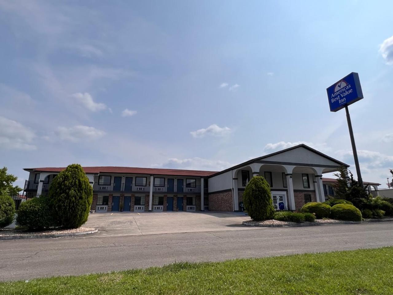 Americas Best Value Inn Blue Ridge photo 4