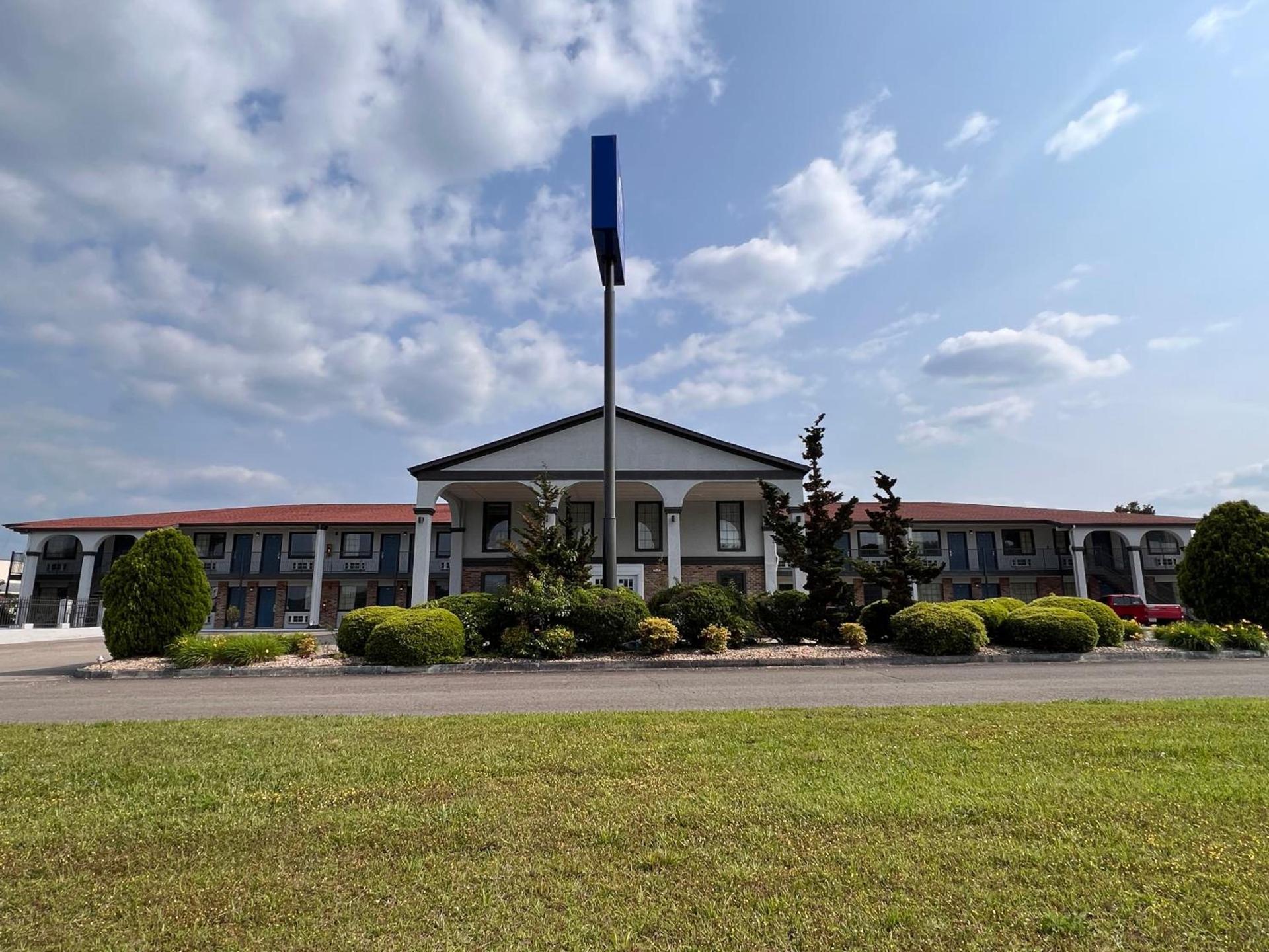 Americas Best Value Inn Blue Ridge photo 3