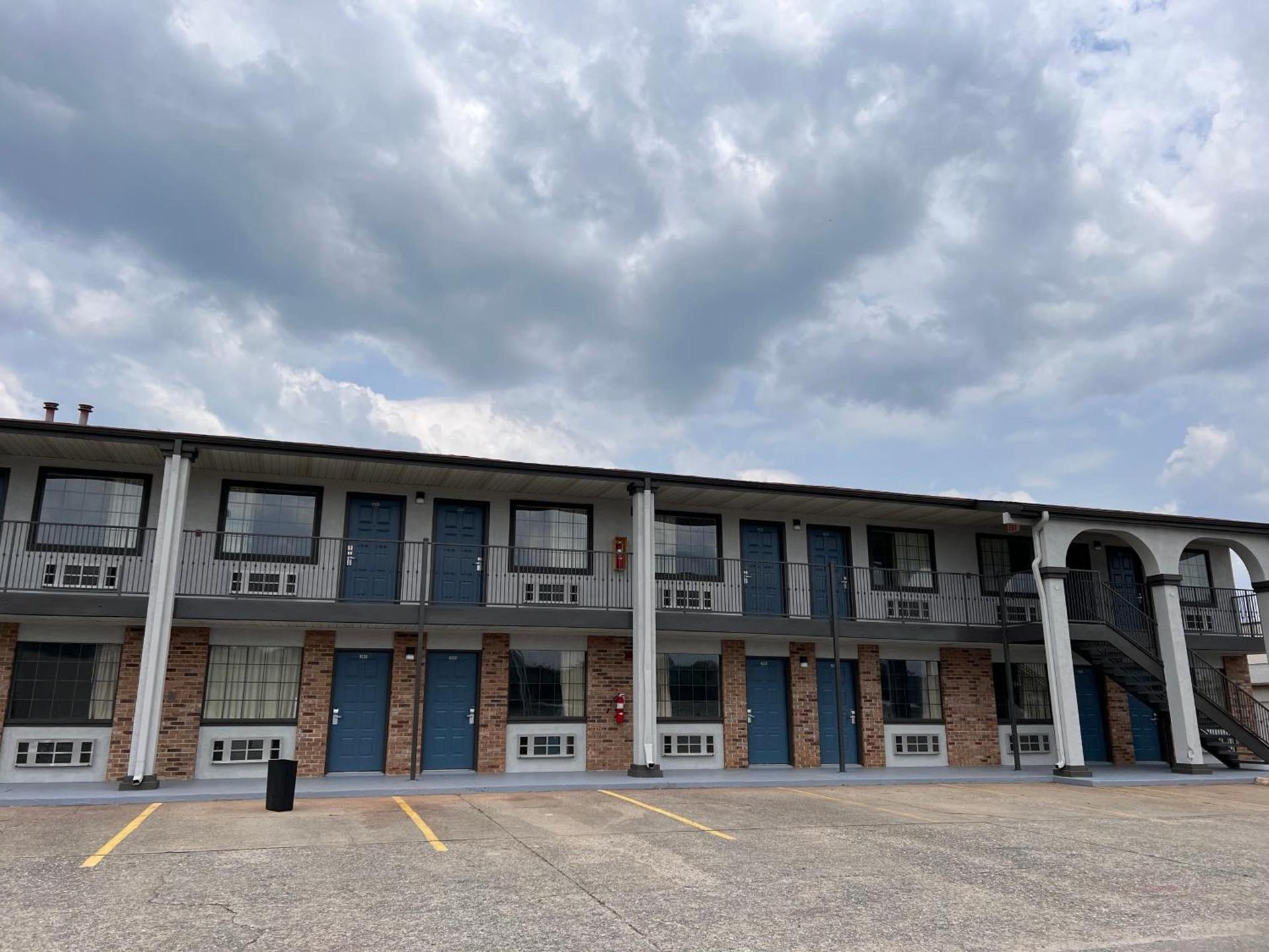Americas Best Value Inn Blue Ridge photo 2