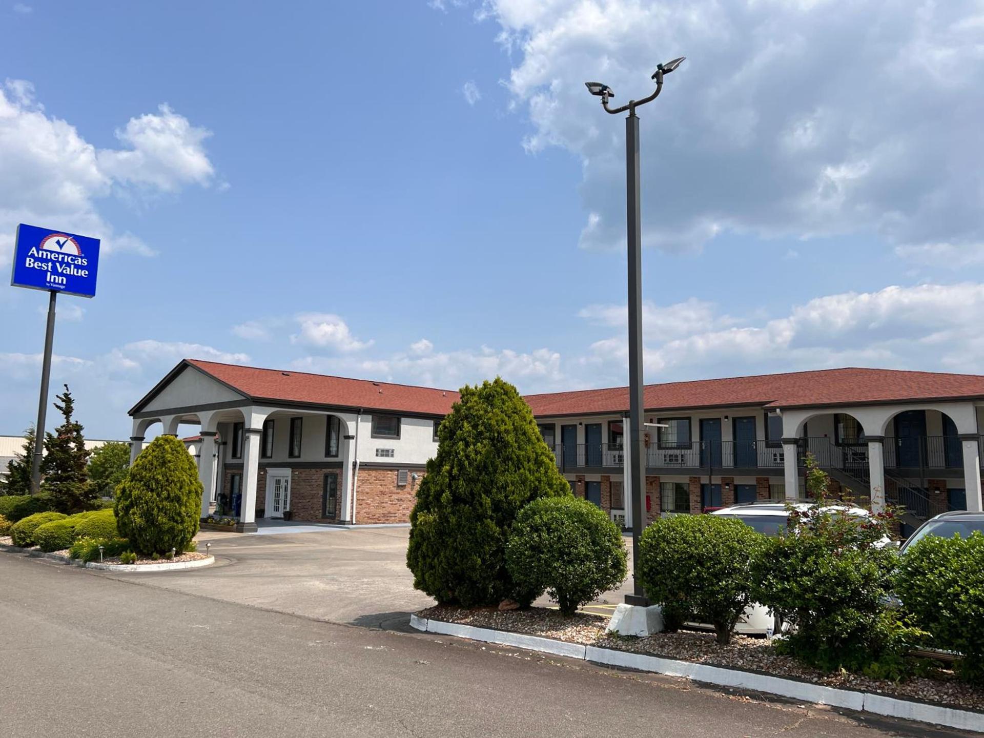 Americas Best Value Inn Blue Ridge photo 15
