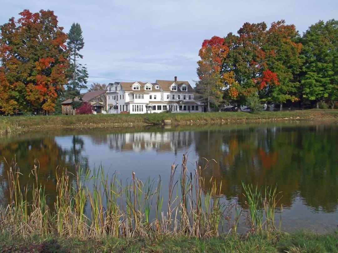 Lake Shore Farm Inn photo 36