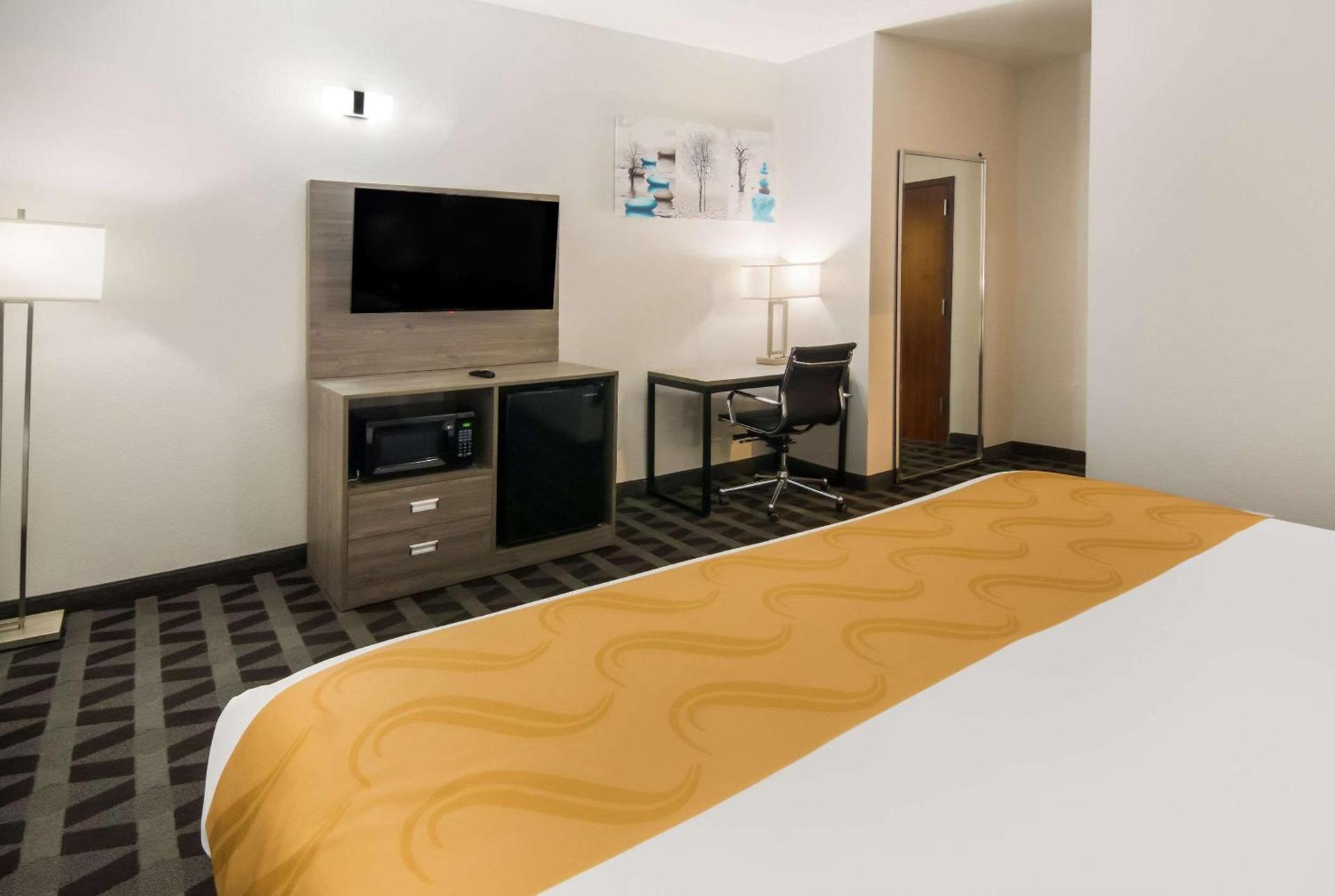 Quality Inn & Suites Waco North photo 5
